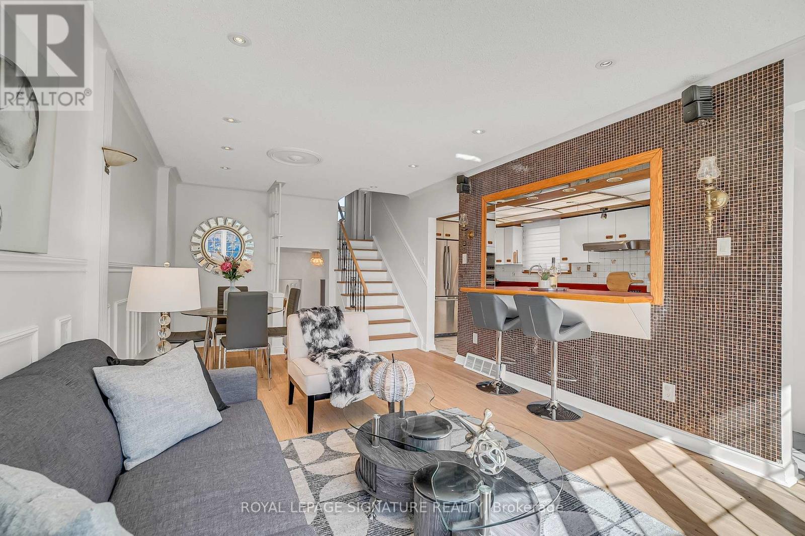 12 Slidell Crescent, Toronto, Ontario  M3A 2C4 - Photo 5 - C12695322