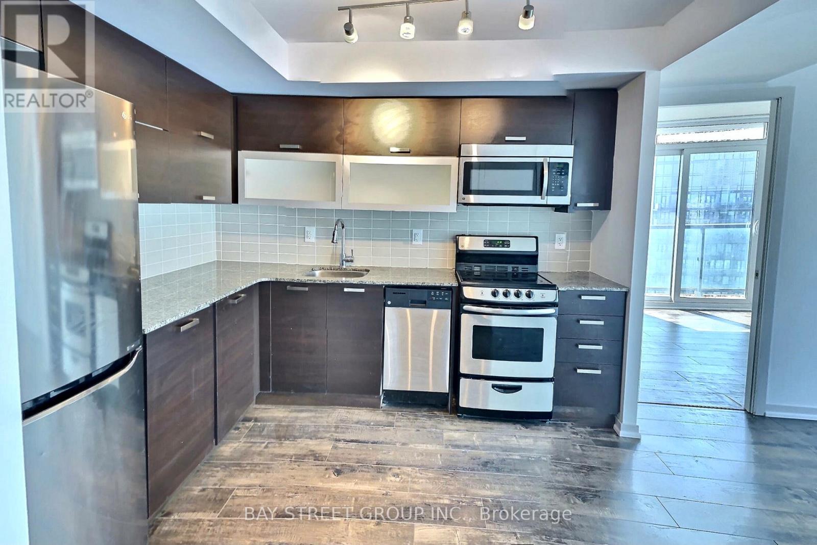 2109e - 36 Lisgar Street, Toronto, Ontario  M6J 0C7 - Photo 8 - C12695344