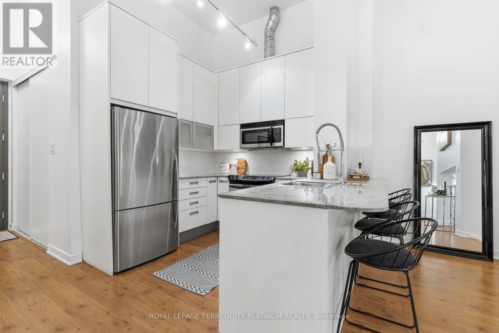 101 - 380 Macpherson Avenue, Toronto, Ontario  M4V 3E3 - Photo 13 - C12695408