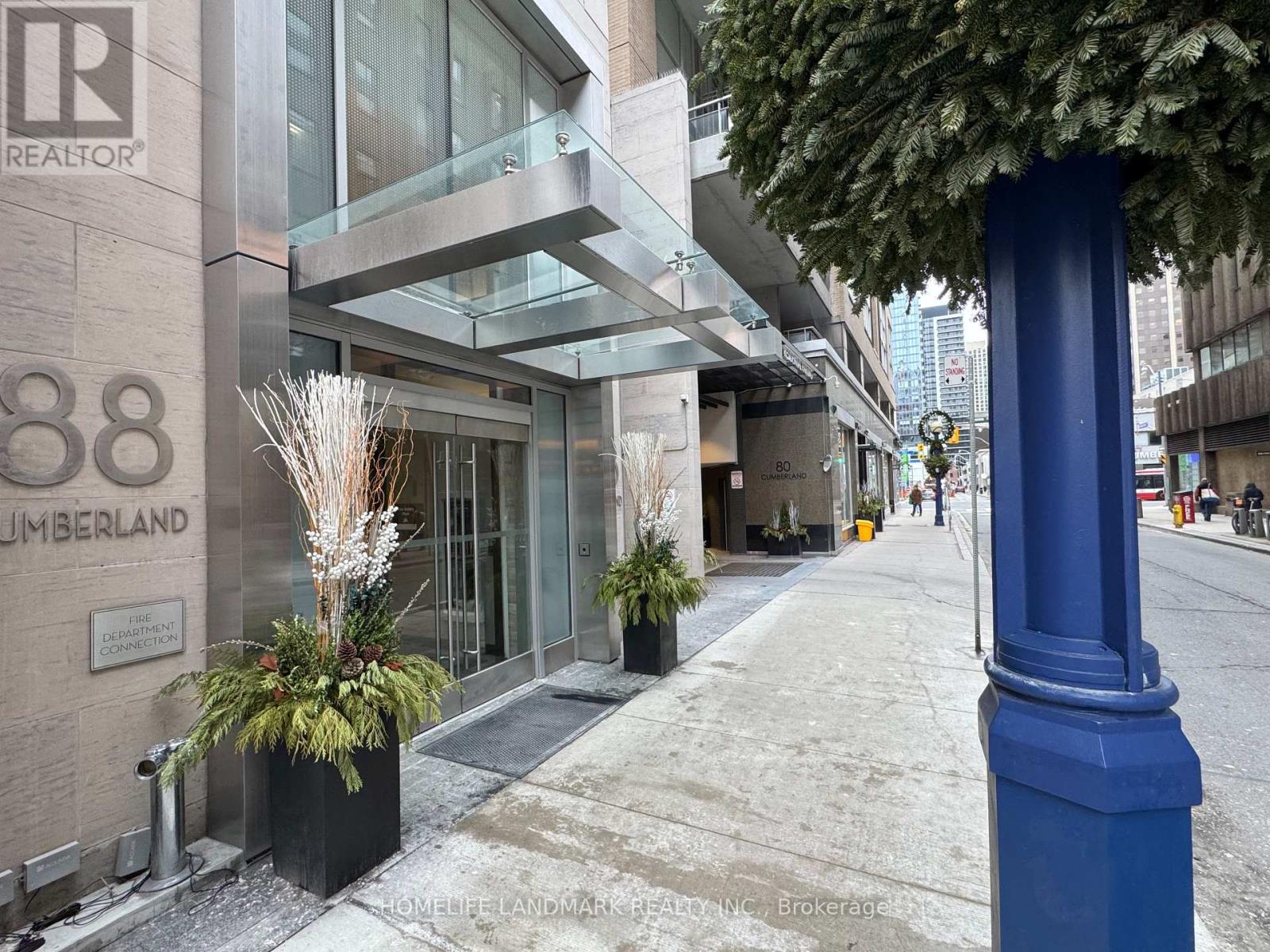 1010 - 88 Cumberland Street, Toronto, Ontario  M5R 0C8 - Photo 2 - C12695418