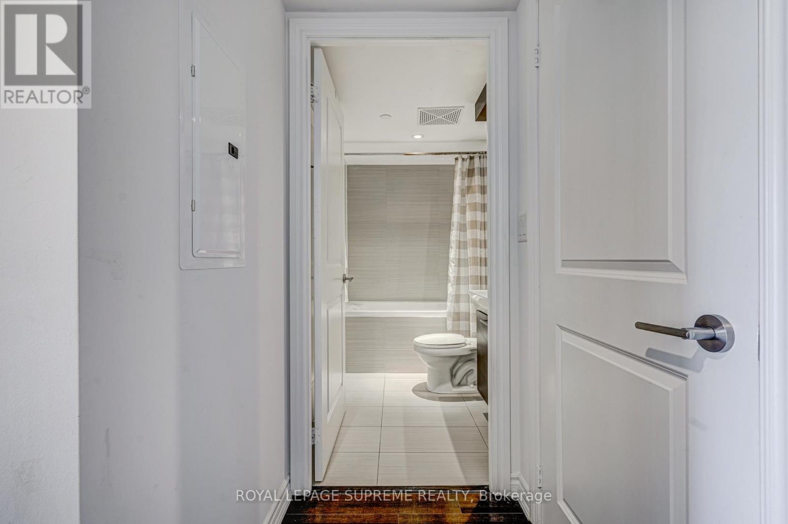 1122 - 386 Yonge Street, Toronto, Ontario  M5B 0A5 - Photo 18 - C12695420