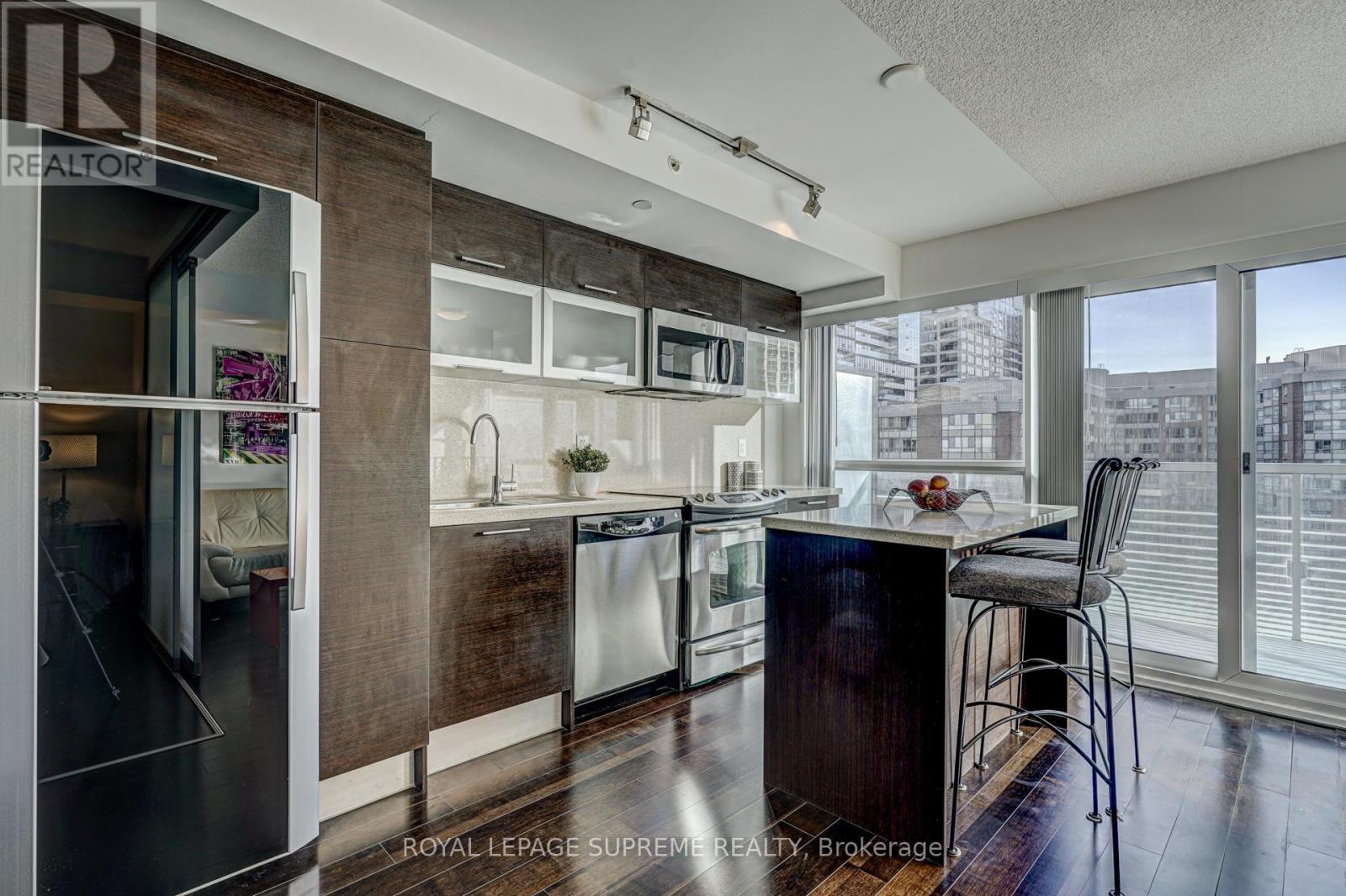 1122 - 386 Yonge Street, Toronto, Ontario  M5B 0A5 - Photo 9 - C12695420