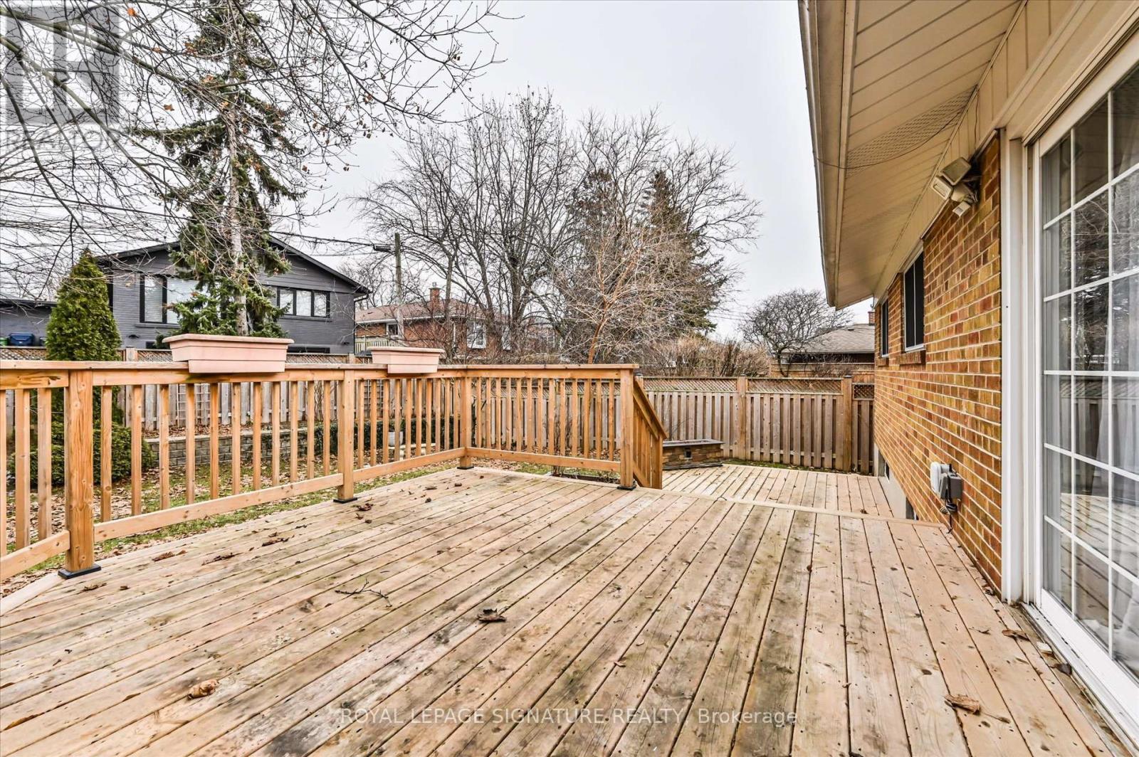 189 Sloane Avenue, Toronto, Ontario  M4A 2C5 - Photo 19 - C12695422