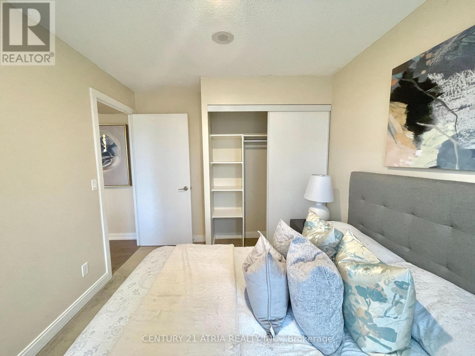 1019 - 181 Village Green Square, Toronto, Ontario  M1S 0K6 - Photo 7 - E12694348