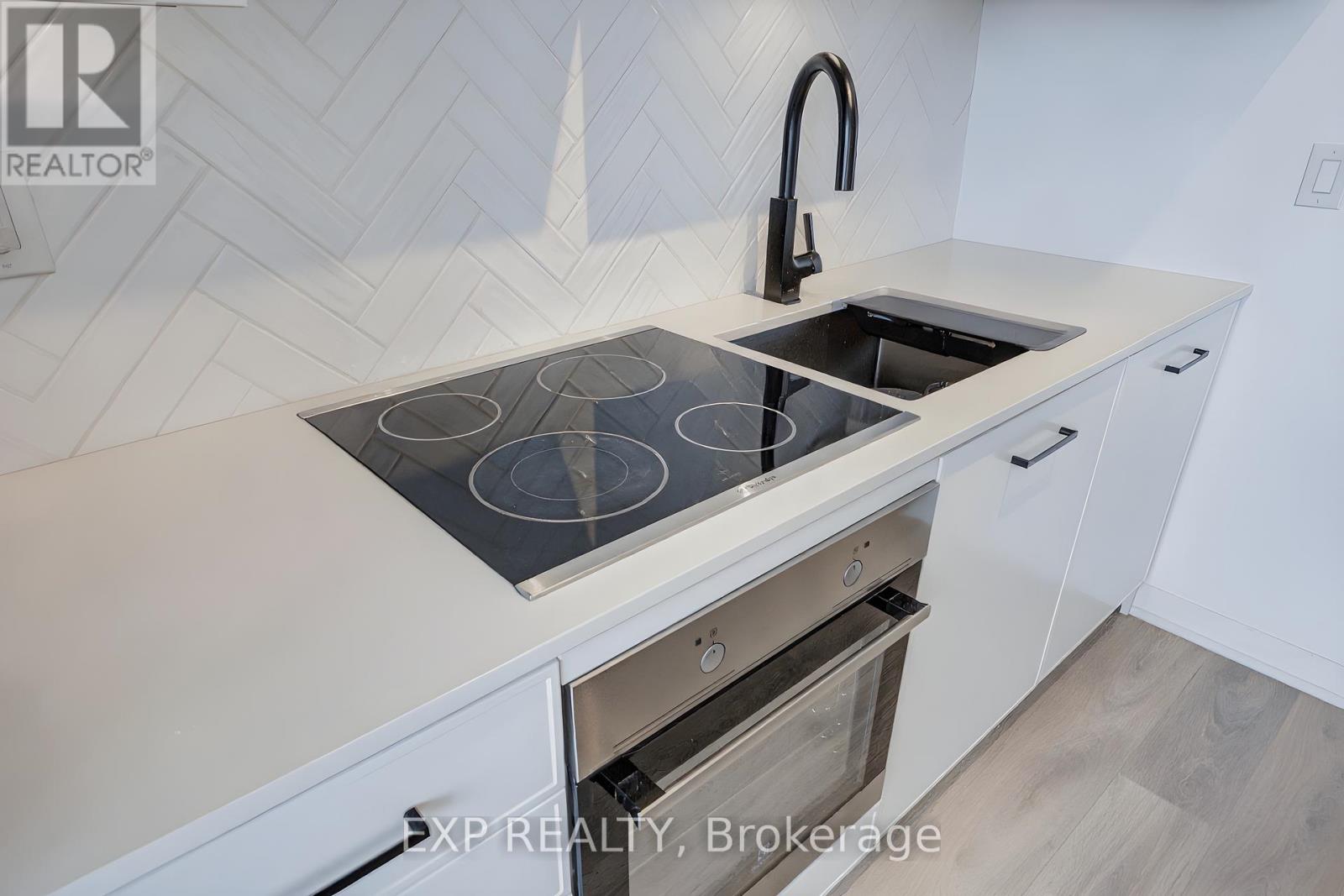 604 - 899 Queen Street E, Toronto, Ontario  M4M 0C8 - Photo 8 - E12679932