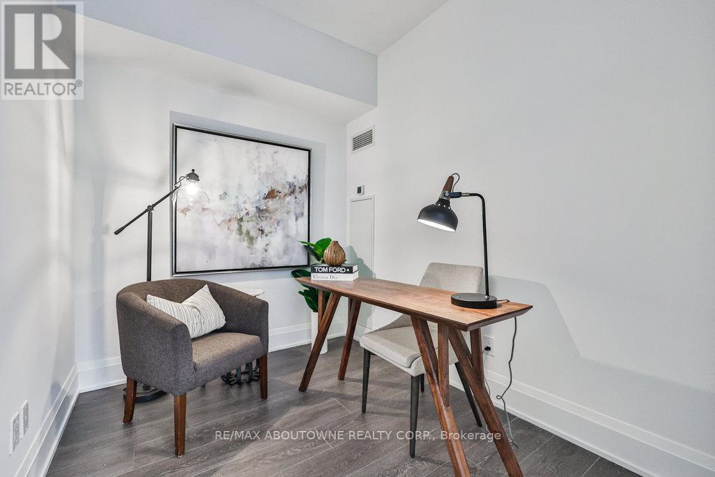 2204 - 370 Martha Street, Burlington, Ontario  L7R 0G9 - Photo 27 - W12662384