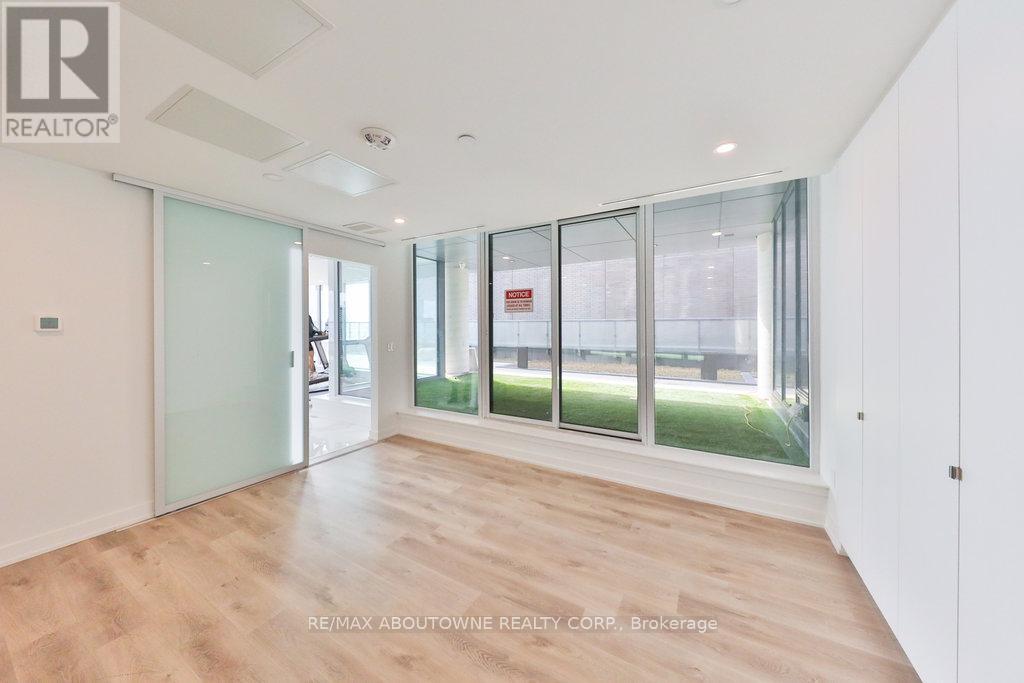 2204 - 370 Martha Street, Burlington, Ontario  L7R 0G9 - Photo 43 - W12662384