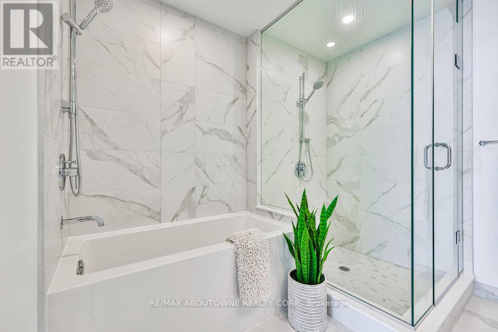 2204 - 370 Martha Street, Burlington, Ontario  L7R 0G9 - Photo 26 - W12662384