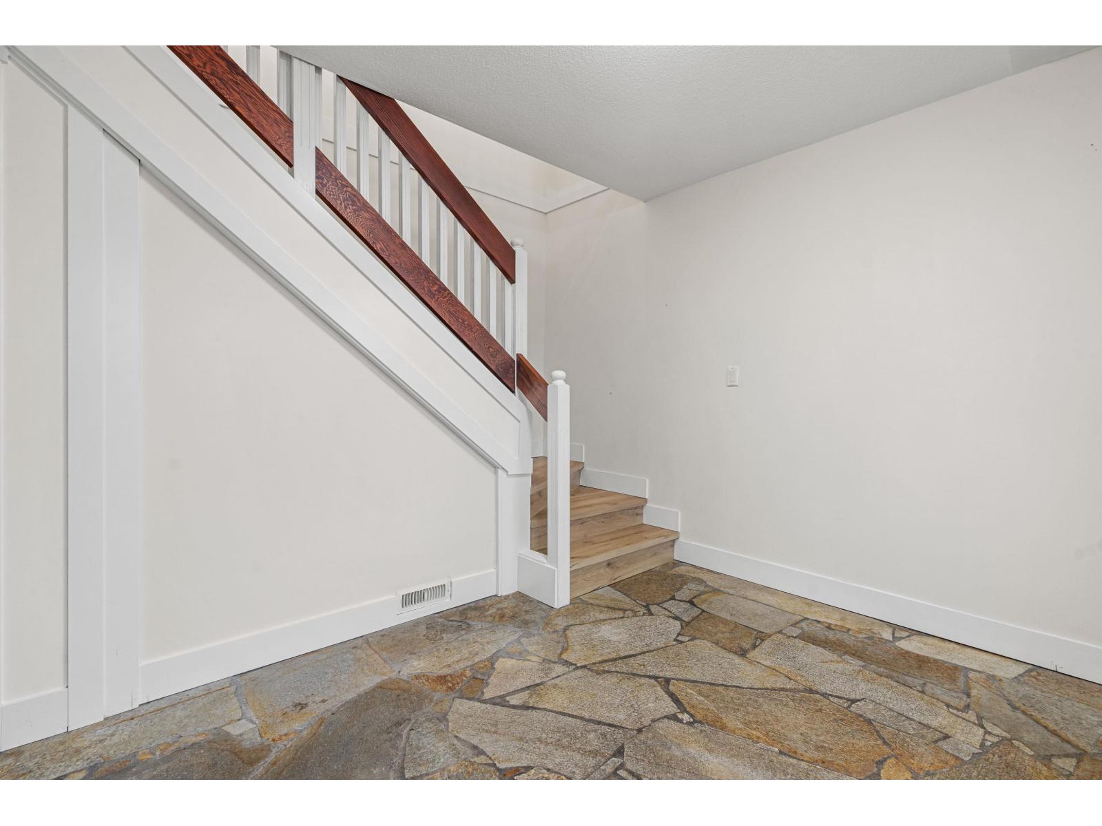 45187 Mountview Way, Sardis South, Chilliwack, British Columbia  V2R 1T3 - Photo 4 - R3078982