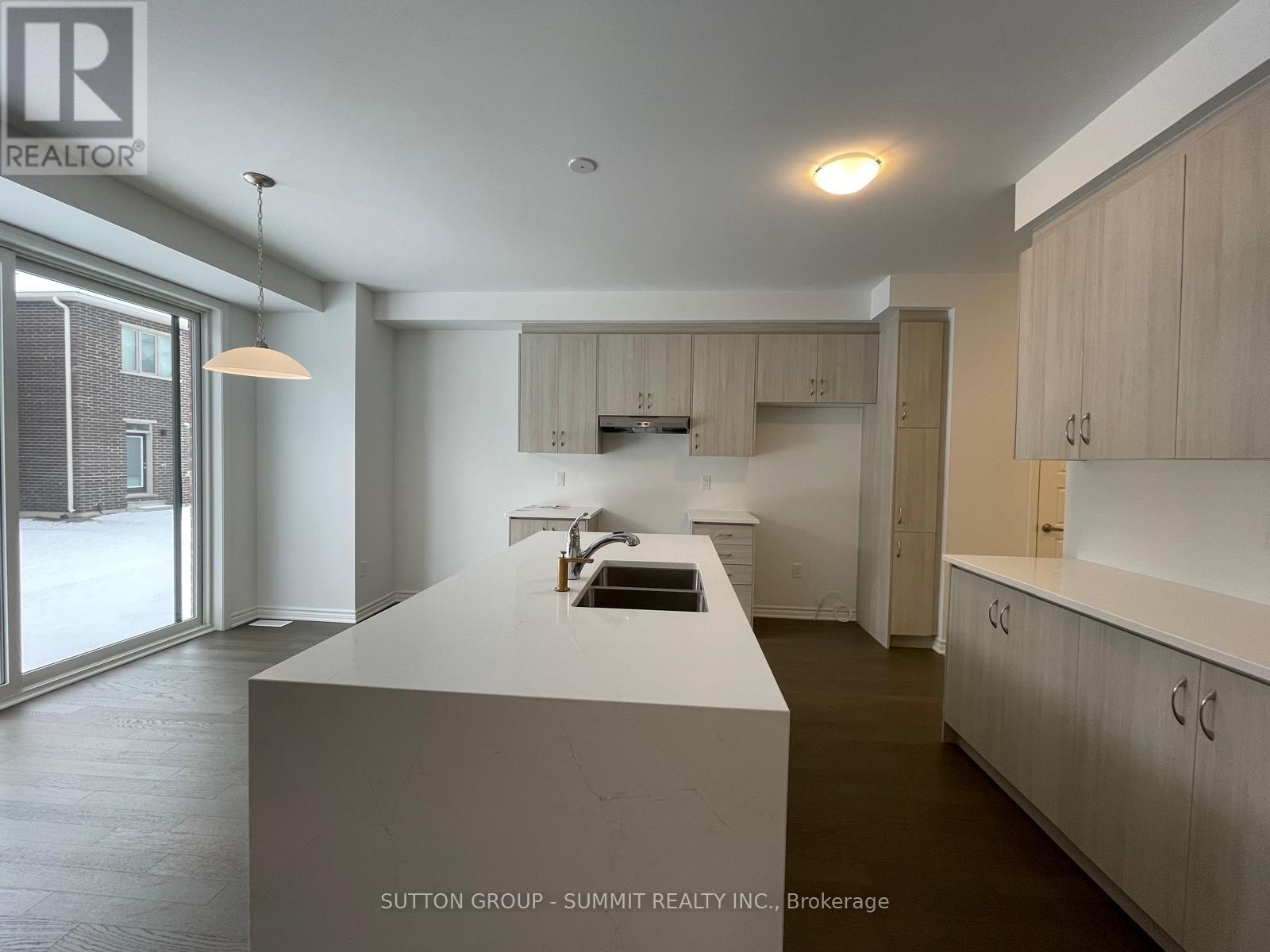 1444 Melville Bonus Crescent, Milton, Ontario  L9E 2H1 - Photo 16 - W12690554