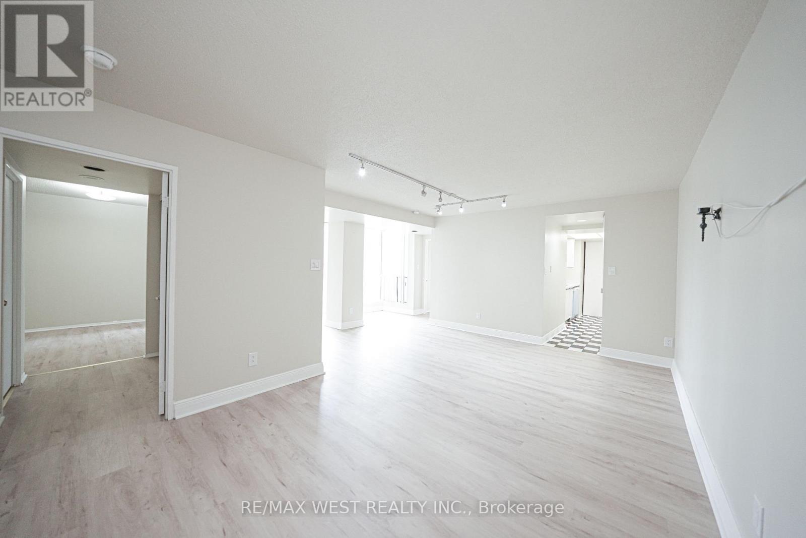 608 - 1470 Midland Avenue, Toronto, Ontario  M1P 3B9 - Photo 11 - E12695318