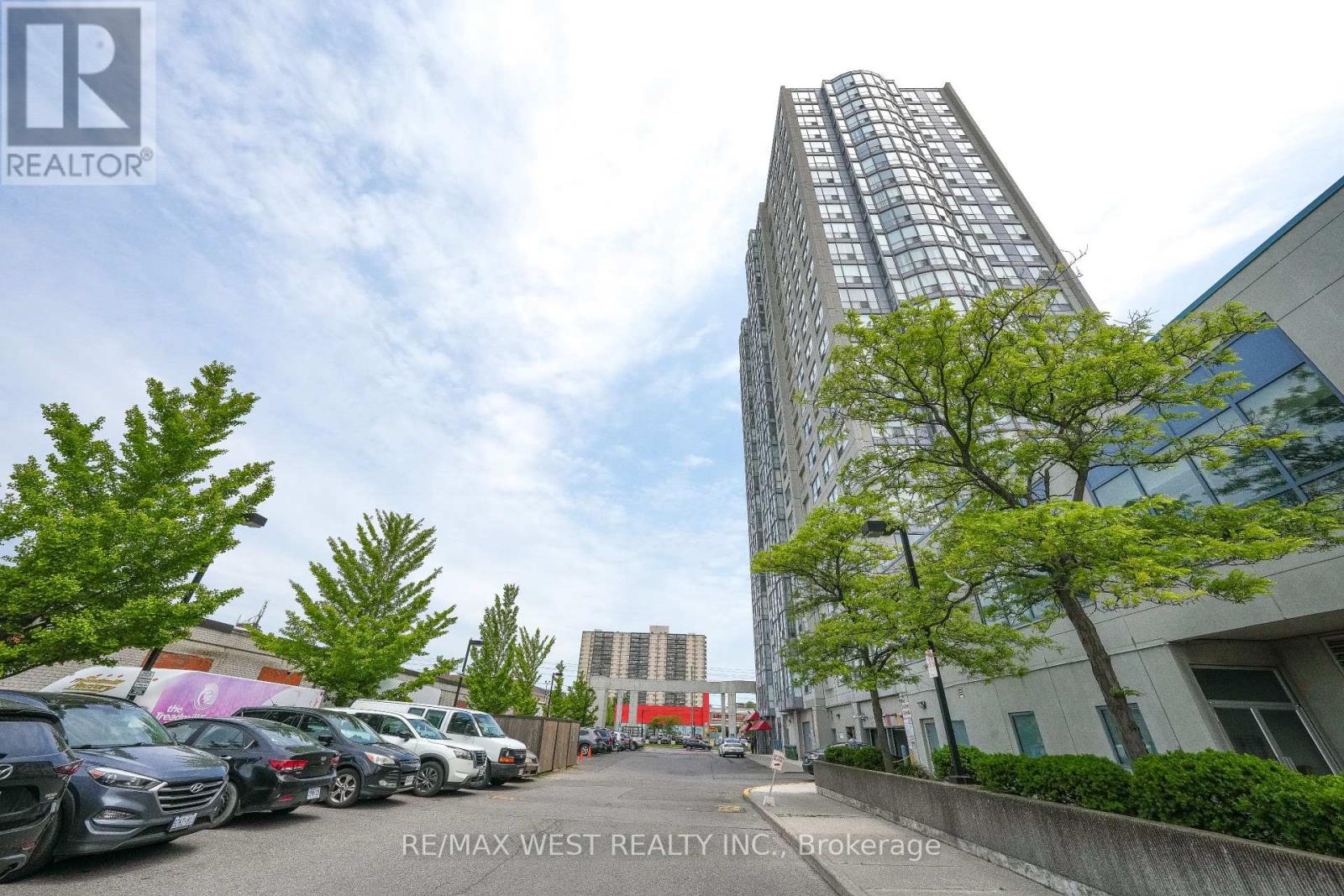 608 - 1470 Midland Avenue, Toronto, Ontario  M1P 3B9 - Photo 2 - E12695318