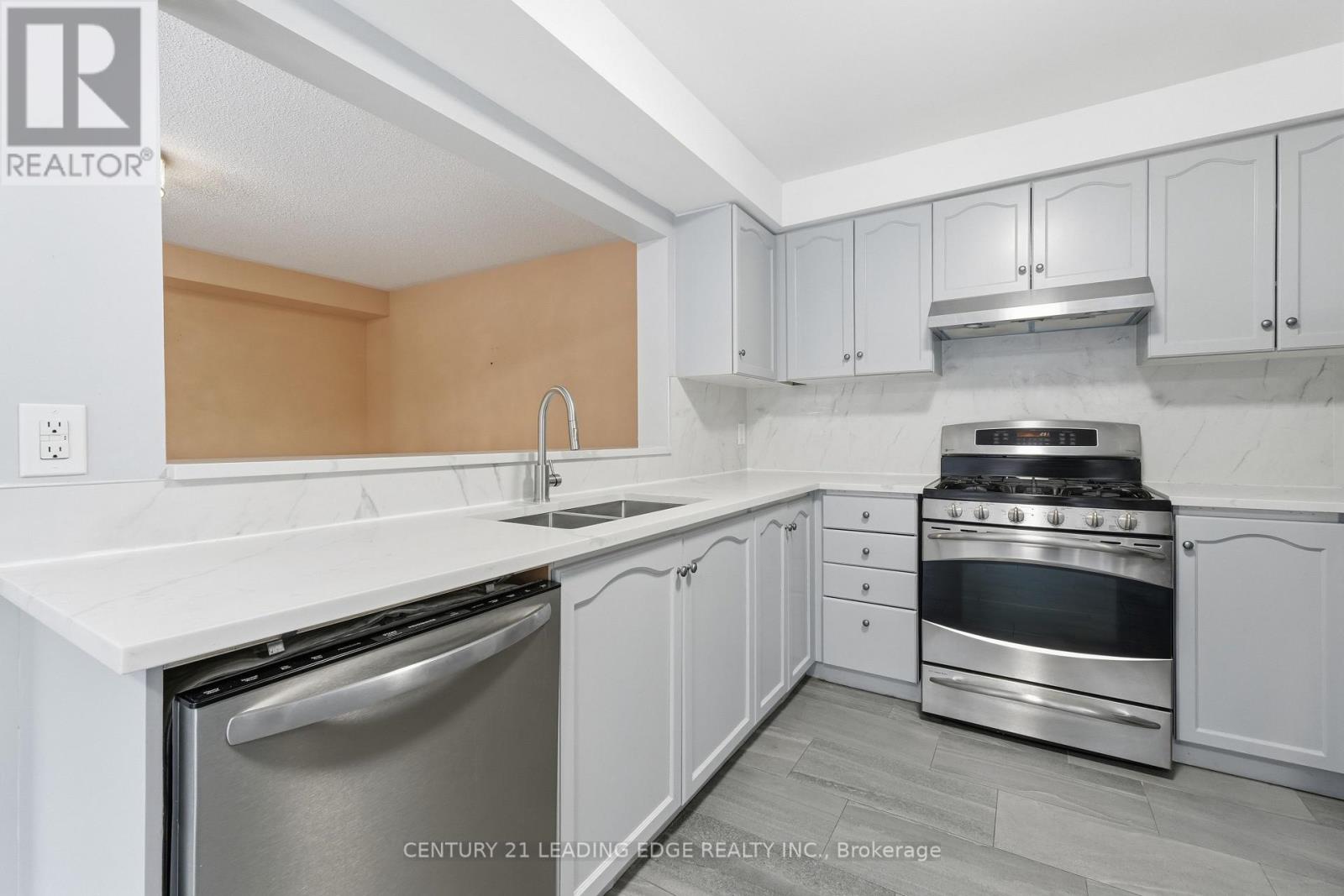 60 Snedden Avenue, Aurora, Ontario  L4G 7K6 - Photo 15 - N12695370