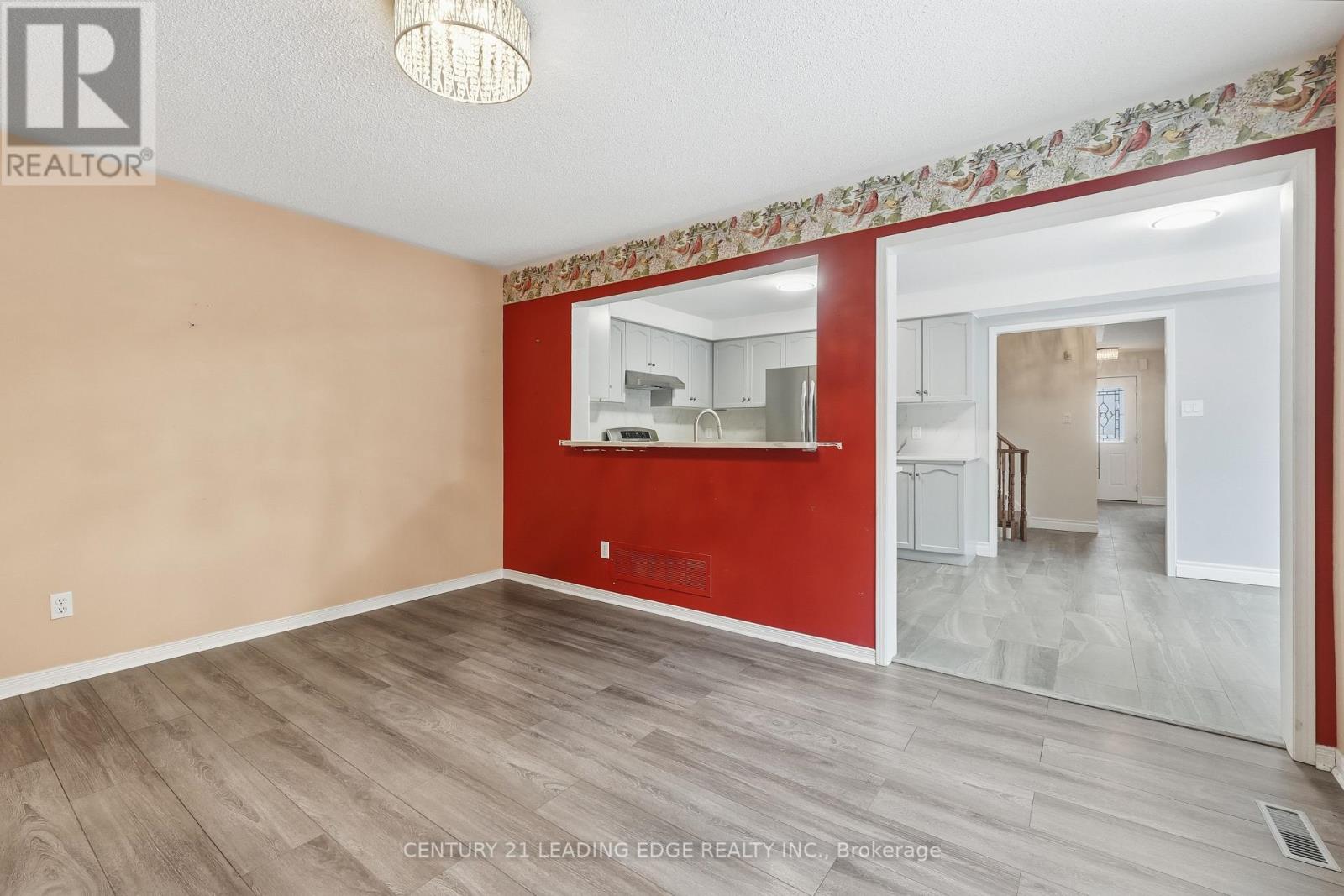 60 Snedden Avenue, Aurora, Ontario  L4G 7K6 - Photo 23 - N12695370