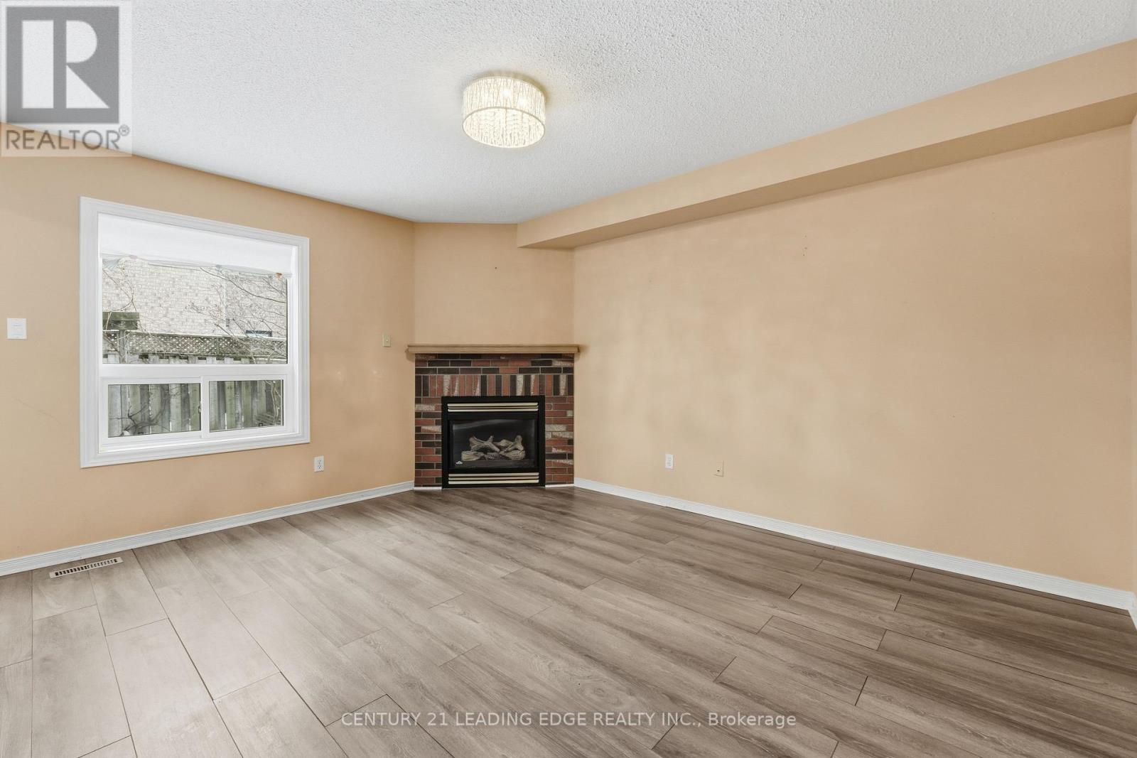 60 Snedden Avenue, Aurora, Ontario  L4G 7K6 - Photo 25 - N12695370