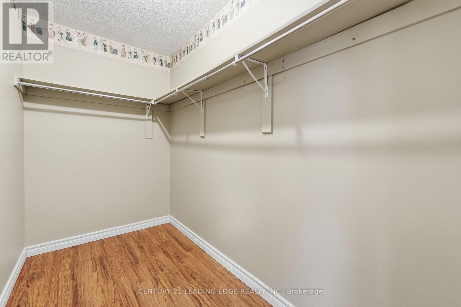 60 Snedden Avenue, Aurora, Ontario  L4G 7K6 - Photo 34 - N12695370