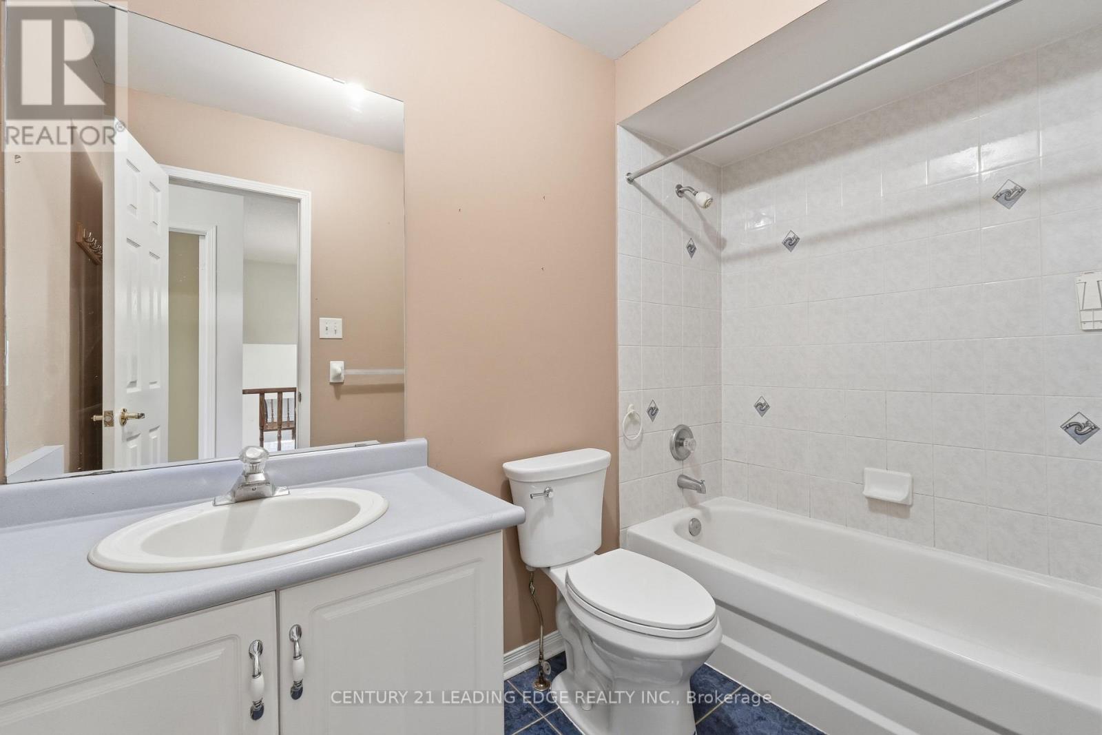 60 Snedden Avenue, Aurora, Ontario  L4G 7K6 - Photo 35 - N12695370