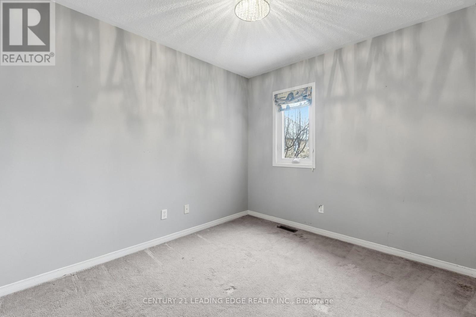 60 Snedden Avenue, Aurora, Ontario  L4G 7K6 - Photo 40 - N12695370