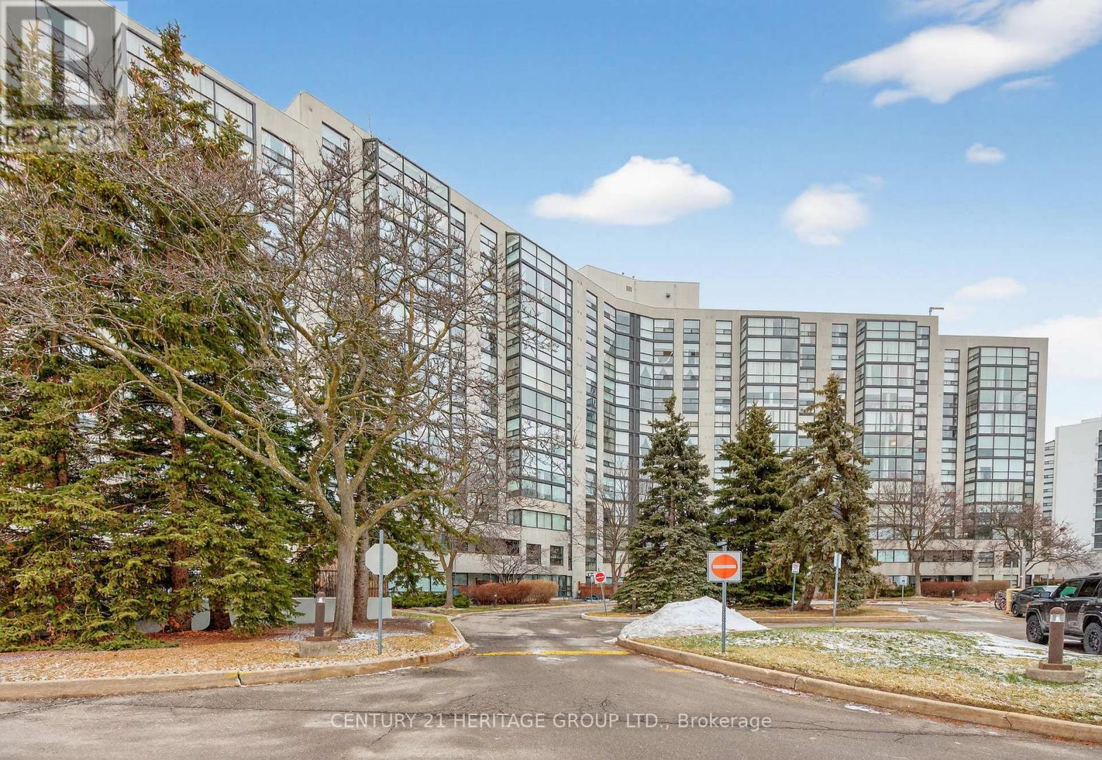 112 - 40 Harding Boulevard W, Richmond Hill, Ontario  L4C 9S5 - Photo 2 - N12695376