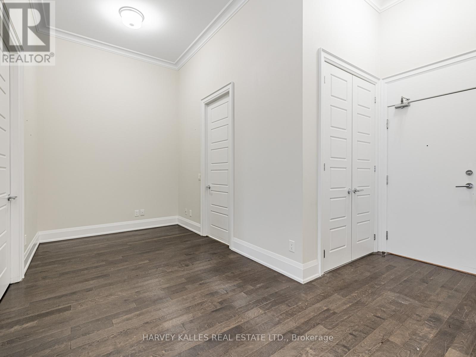 112 - 7 Bond Crescent, Richmond Hill, Ontario  L4E 1E6 - Photo 10 - N12695394