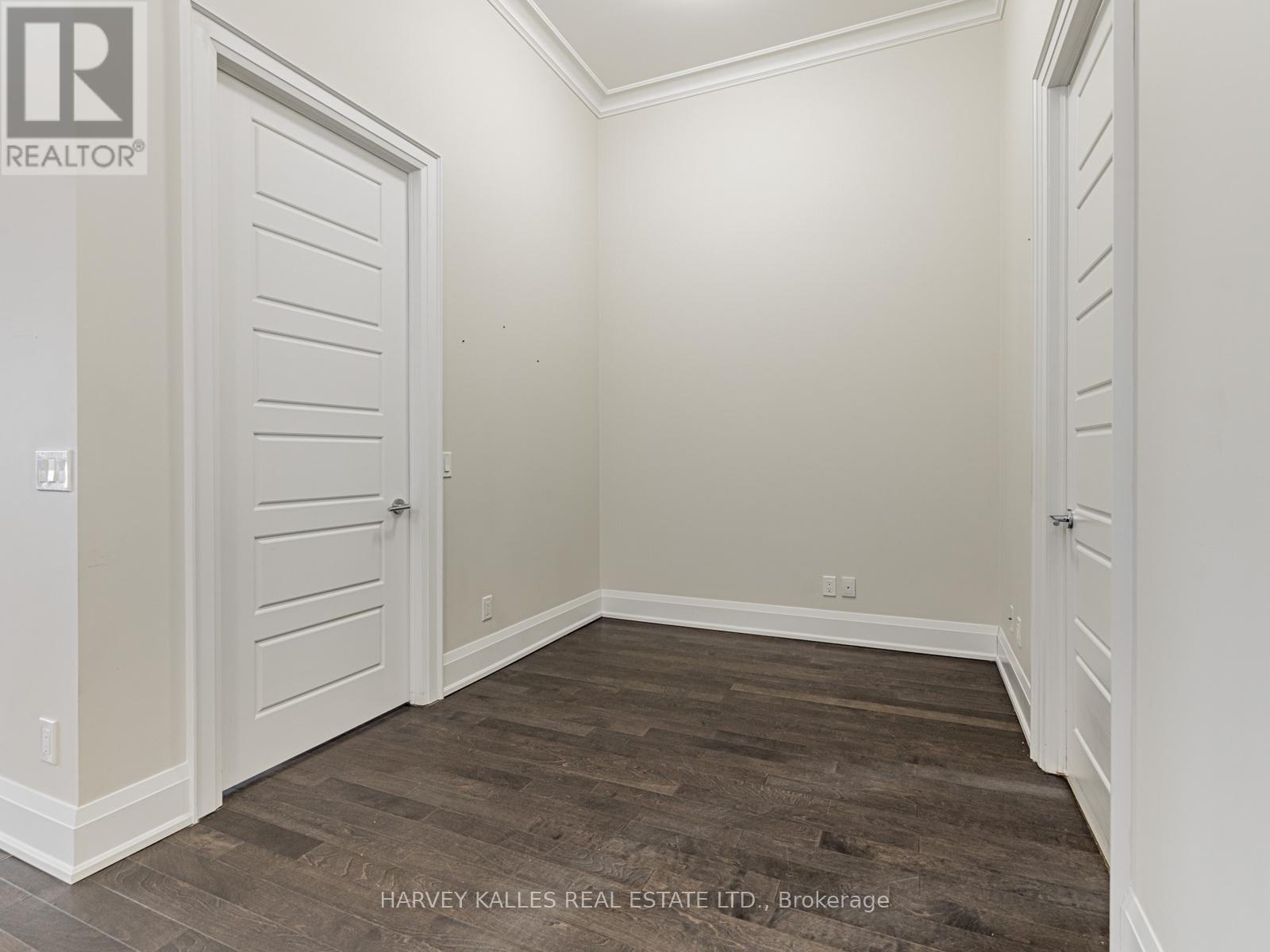 112 - 7 Bond Crescent, Richmond Hill, Ontario  L4E 1E6 - Photo 11 - N12695394