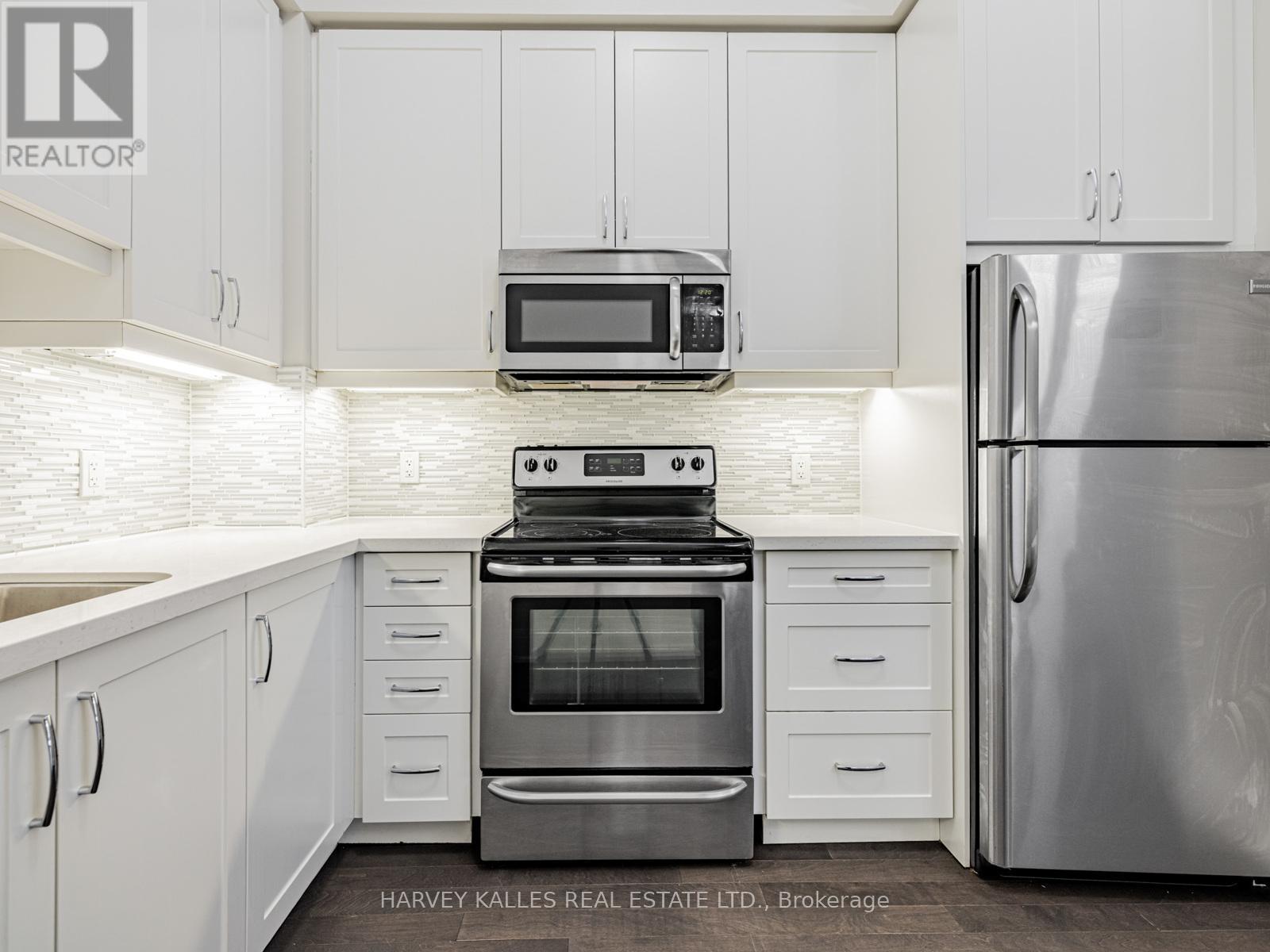 112 - 7 Bond Crescent, Richmond Hill, Ontario  L4E 1E6 - Photo 6 - N12695394