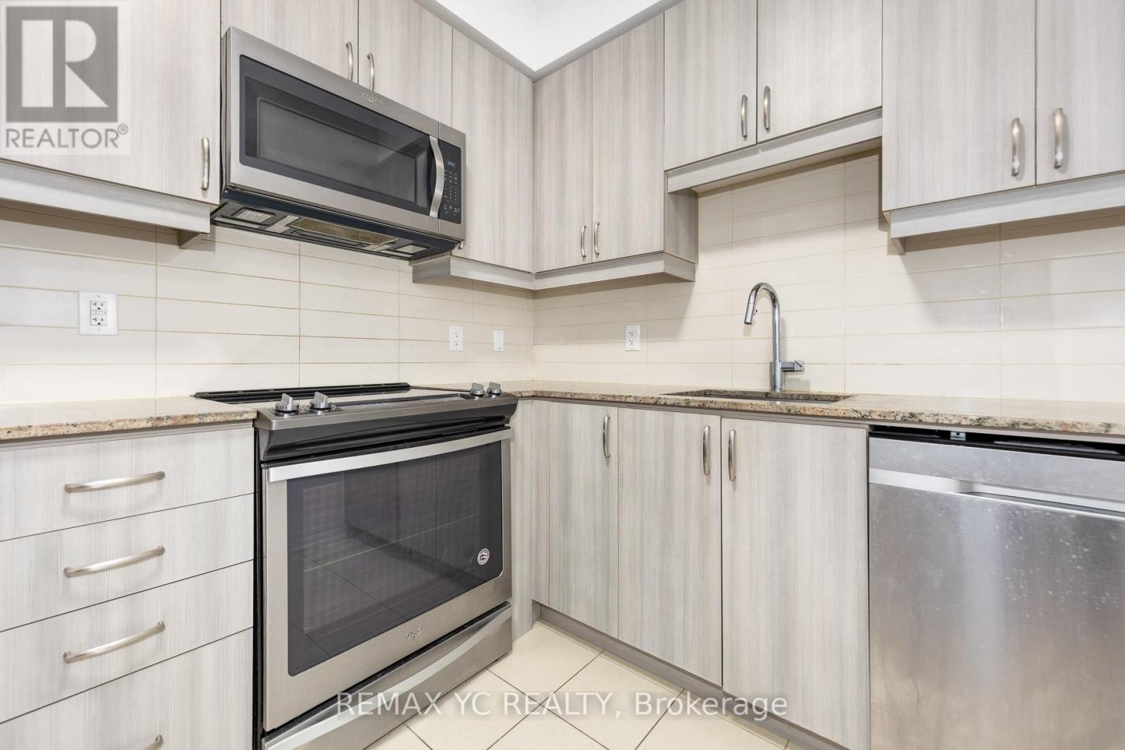 201 - 9191 Yonge Street, Richmond Hill, Ontario  L4C 1E2 - Photo 5 - N12695436