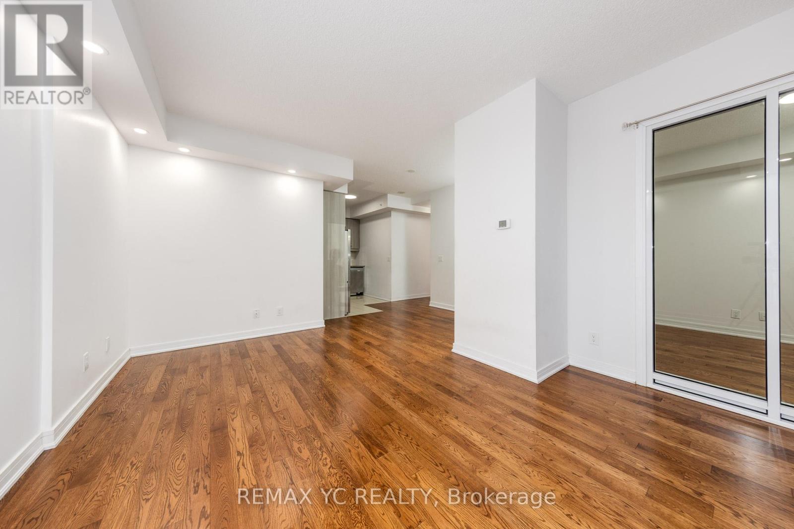 201 - 9191 Yonge Street, Richmond Hill, Ontario  L4C 1E2 - Photo 9 - N12695436