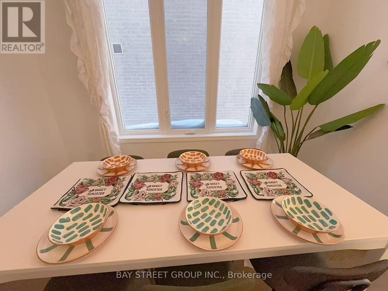 704 Mika Street, Innisfil, Ontario  L9S 0R7 - Photo 6 - N12695440