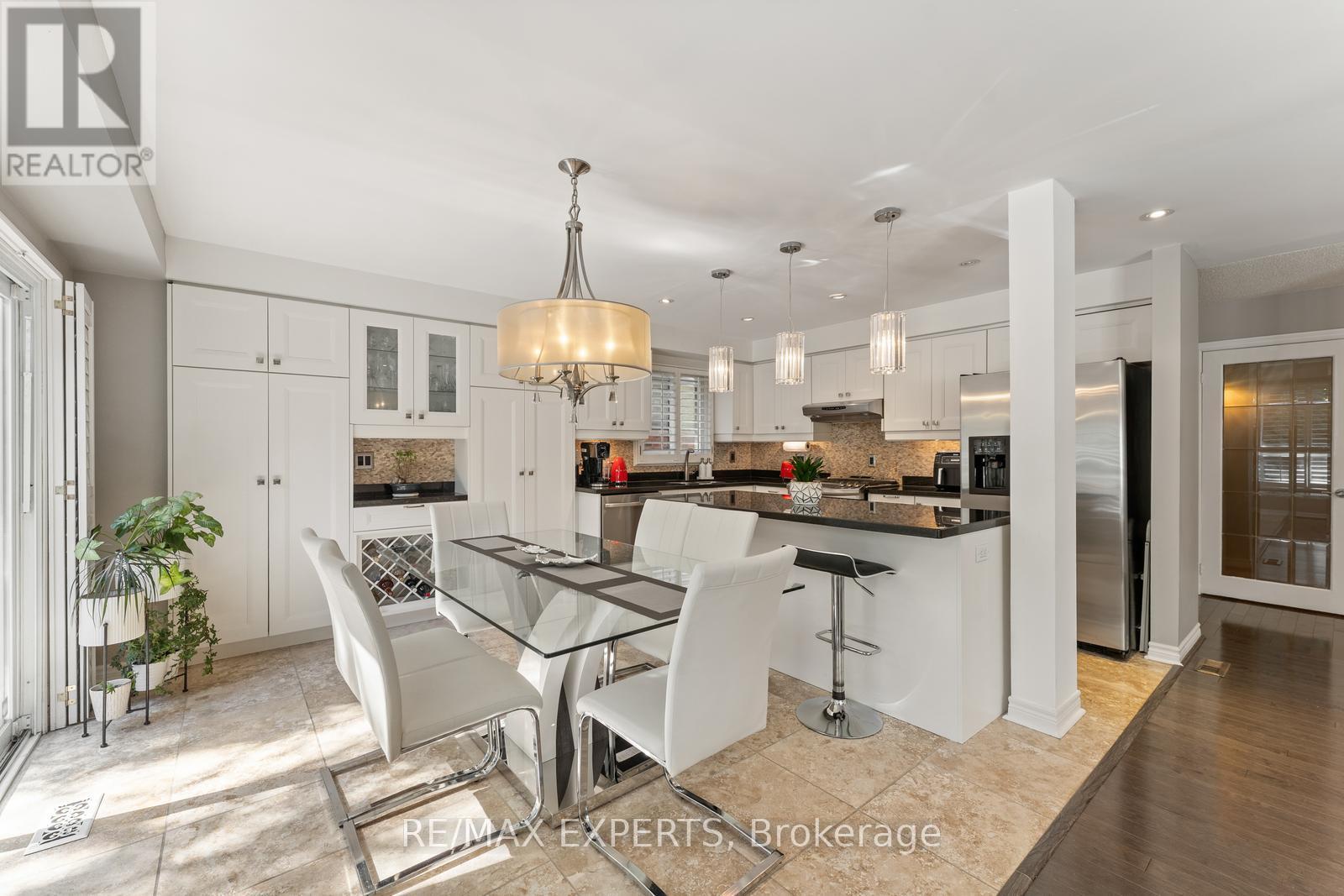 286 Kirby Crescent, Newmarket, Ontario  L3X 1H4 - Photo 10 - N12695448