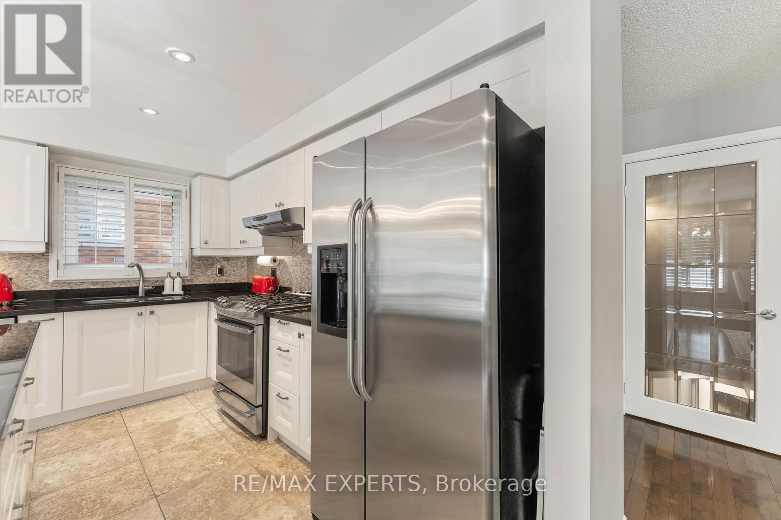 286 Kirby Crescent, Newmarket, Ontario  L3X 1H4 - Photo 15 - N12695448