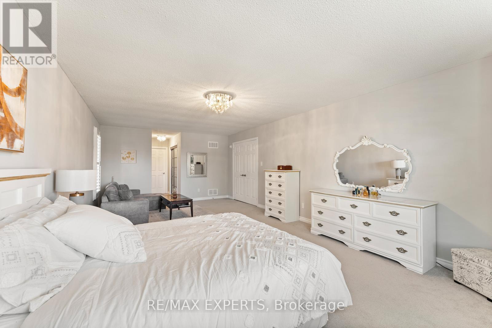 286 Kirby Crescent, Newmarket, Ontario  L3X 1H4 - Photo 26 - N12695448