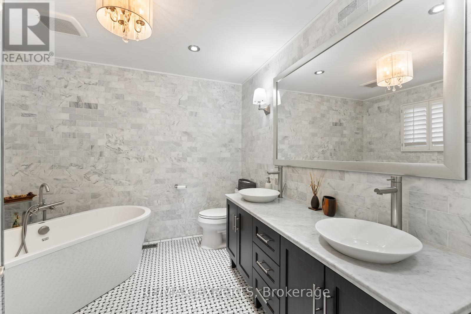 286 Kirby Crescent, Newmarket, Ontario  L3X 1H4 - Photo 27 - N12695448