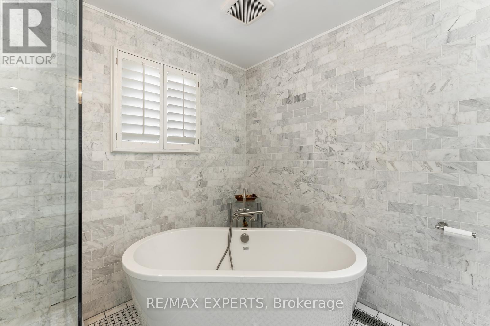 286 Kirby Crescent, Newmarket, Ontario  L3X 1H4 - Photo 29 - N12695448