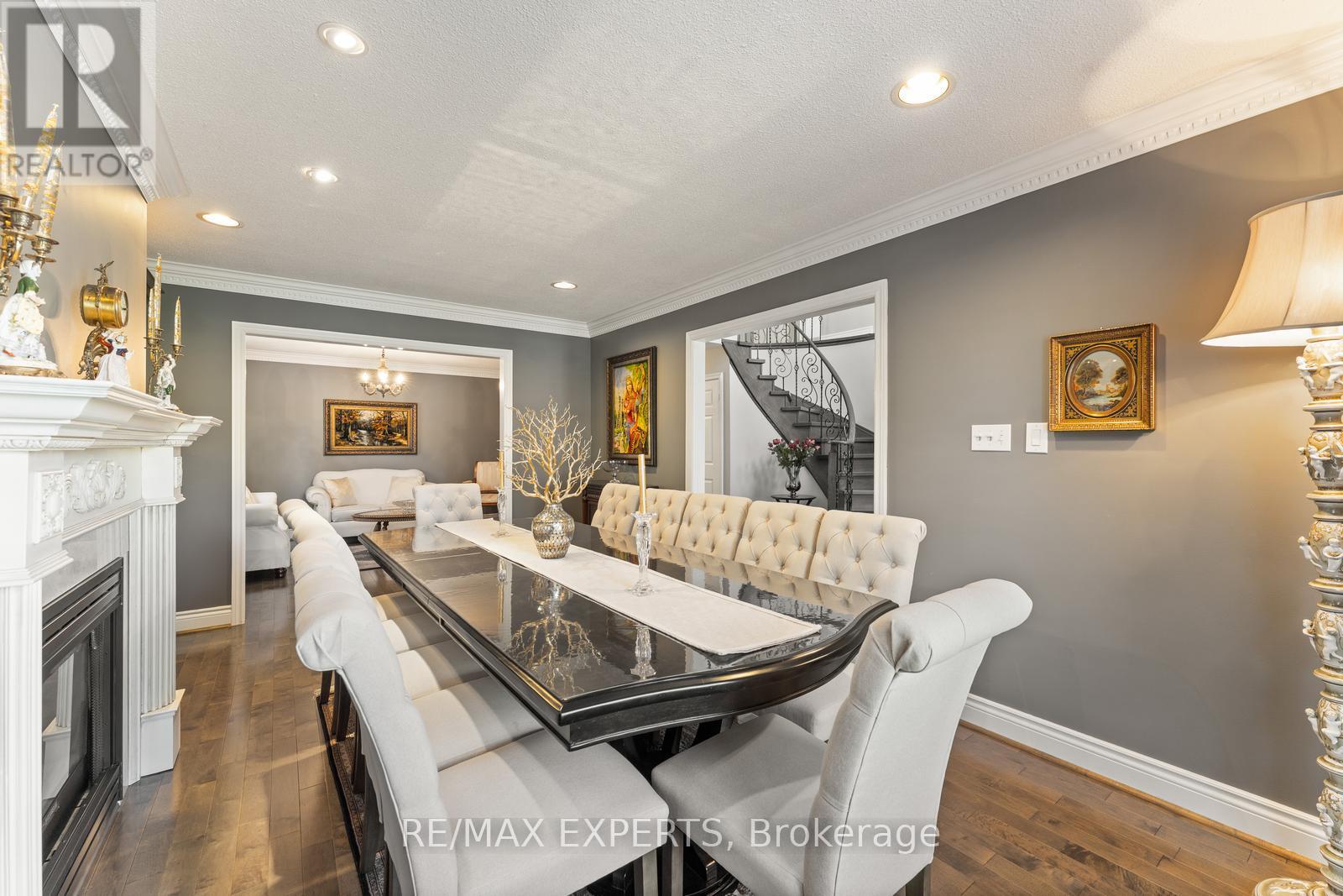 286 Kirby Crescent, Newmarket, Ontario  L3X 1H4 - Photo 8 - N12695448