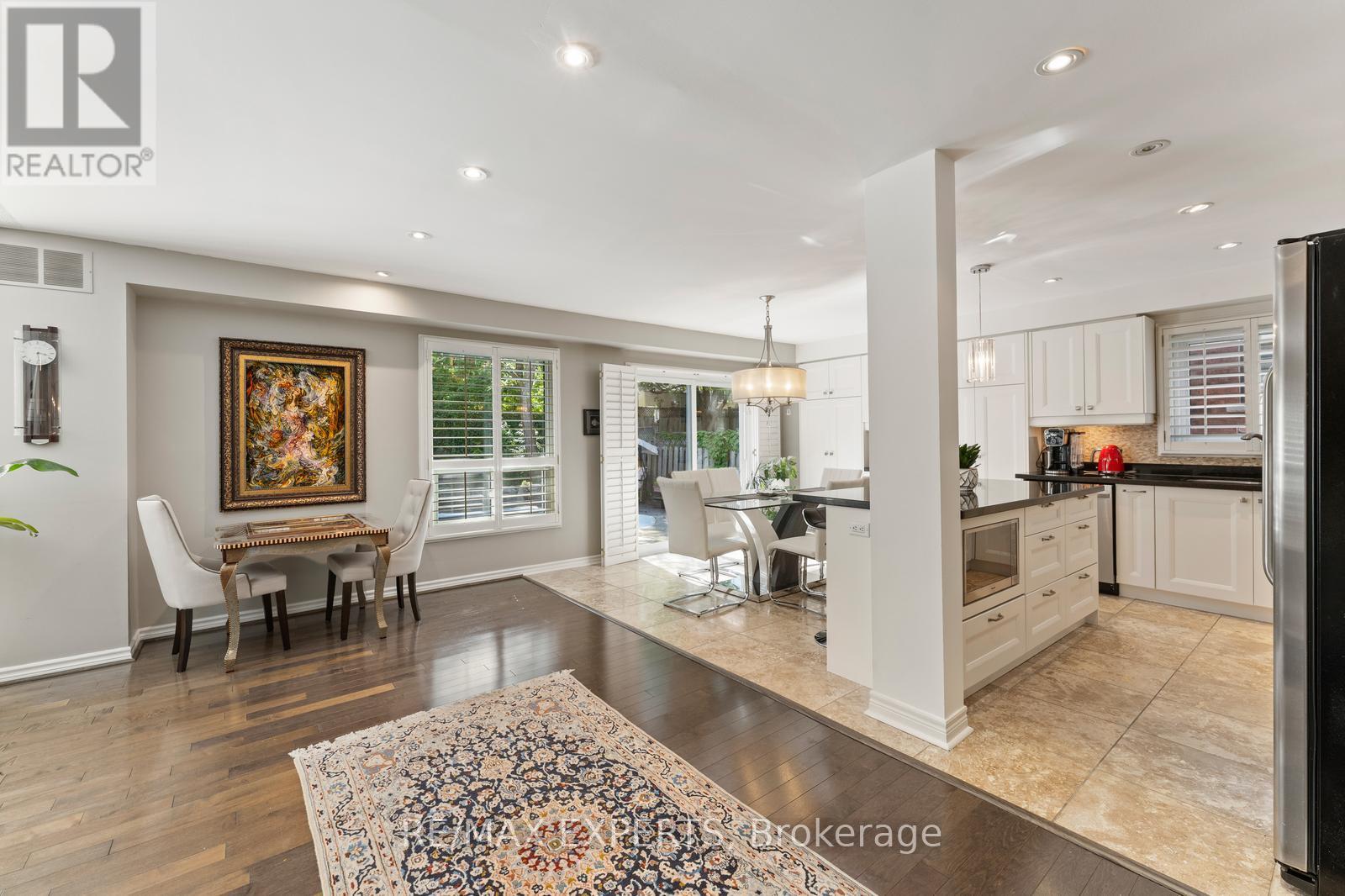 286 Kirby Crescent, Newmarket, Ontario  L3X 1H4 - Photo 9 - N12695448