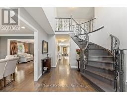 286 KIRBY CRESCENT, Newmarket, Ontario