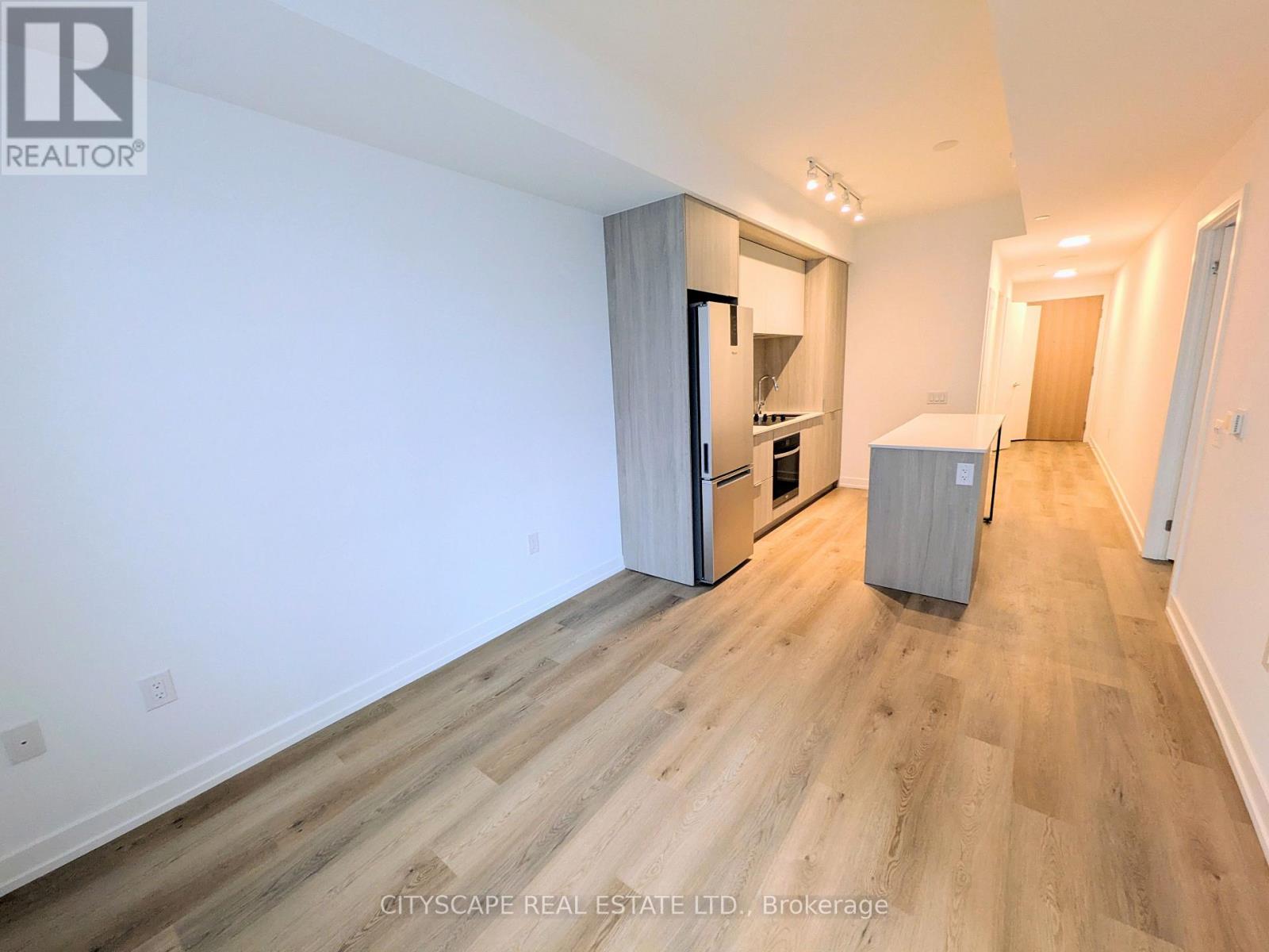 3211 - 395 Square One Drive, Mississauga, Ontario  L5B 0P6 - Photo 4 - W12695312