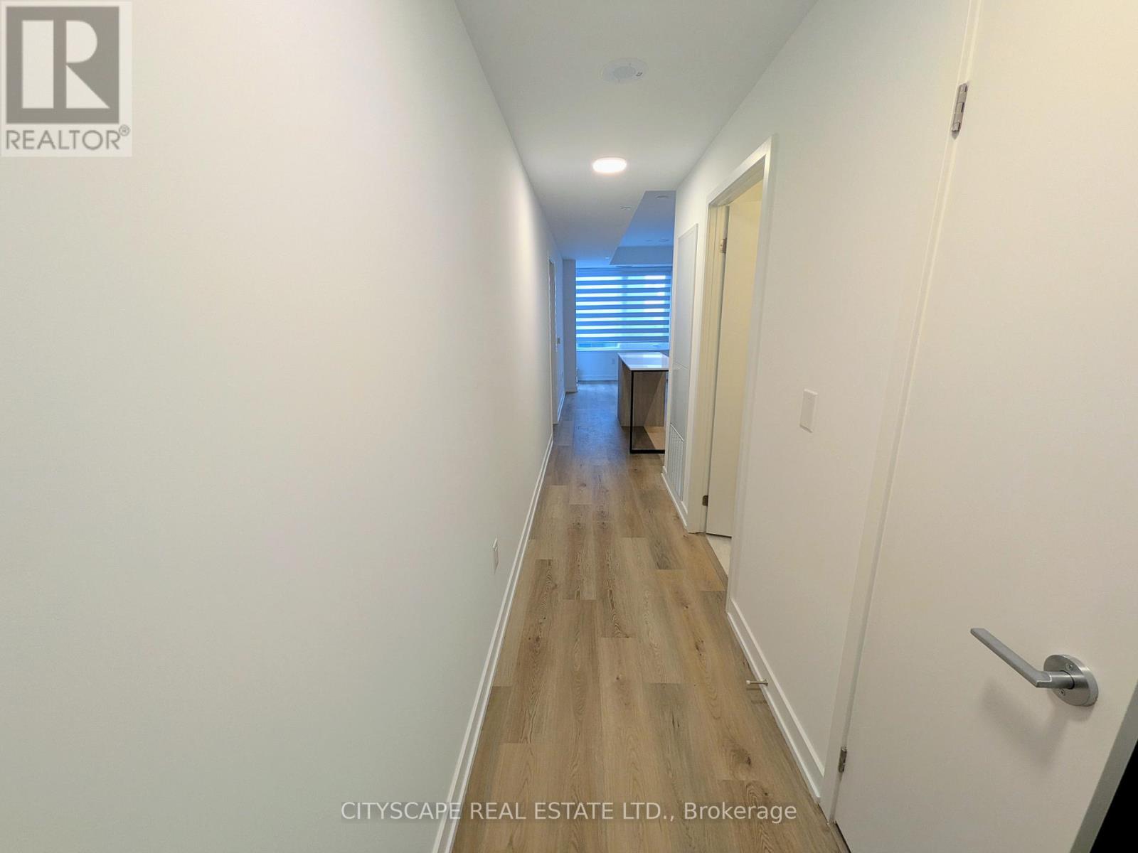 3211 - 395 Square One Drive, Mississauga, Ontario  L5B 0P6 - Photo 6 - W12695312