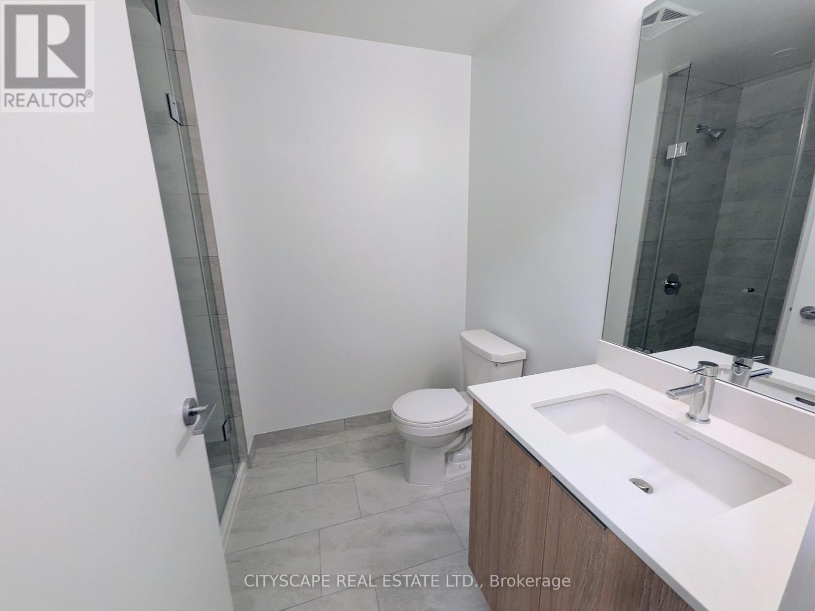 3211 - 395 Square One Drive, Mississauga, Ontario  L5B 0P6 - Photo 9 - W12695312