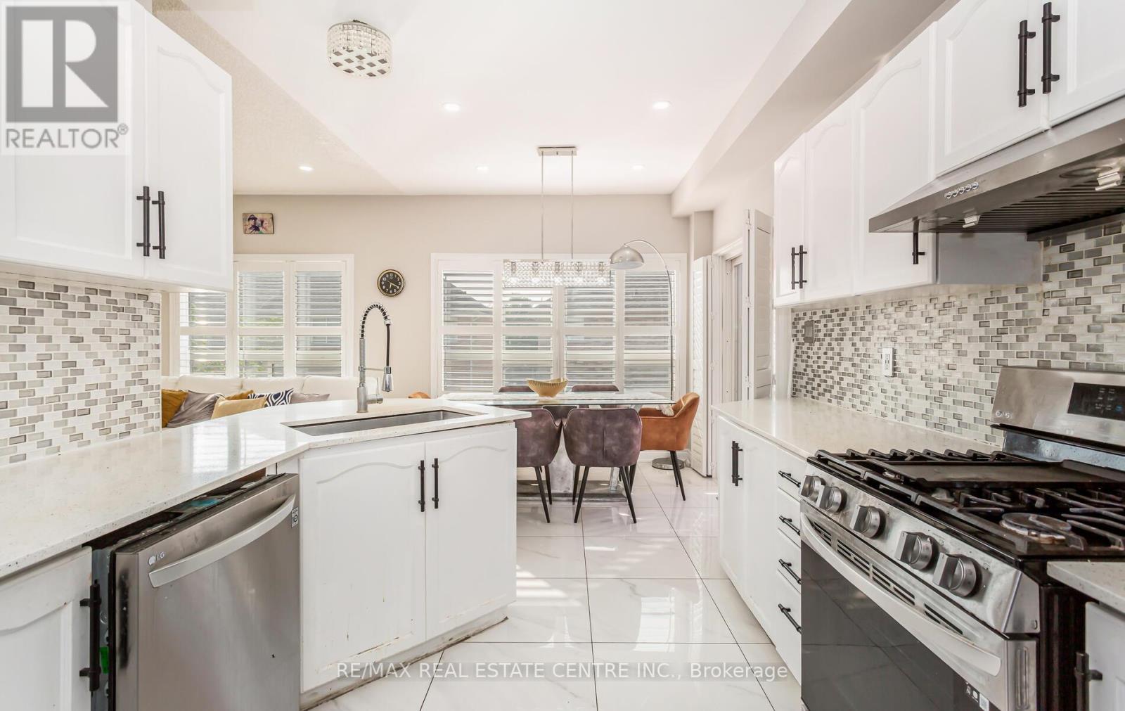 3949 Tacc Drive, Mississauga, Ontario  L5M 6L2 - Photo 13 - W12695320