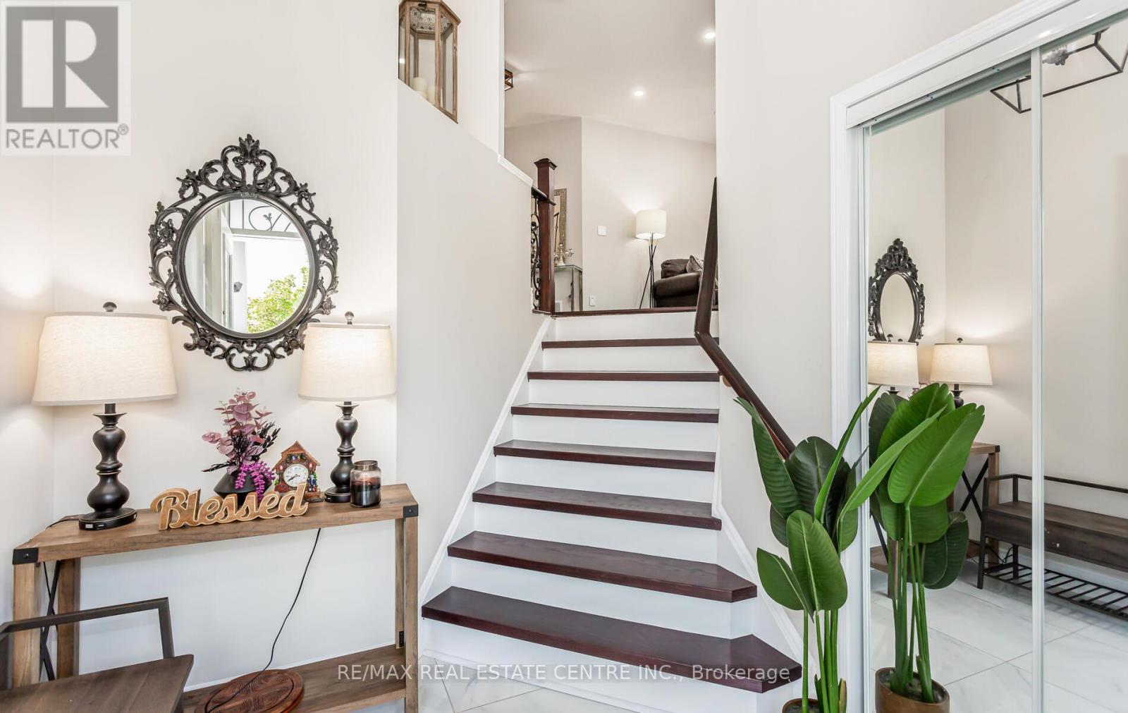 3949 Tacc Drive, Mississauga, Ontario  L5M 6L2 - Photo 4 - W12695320