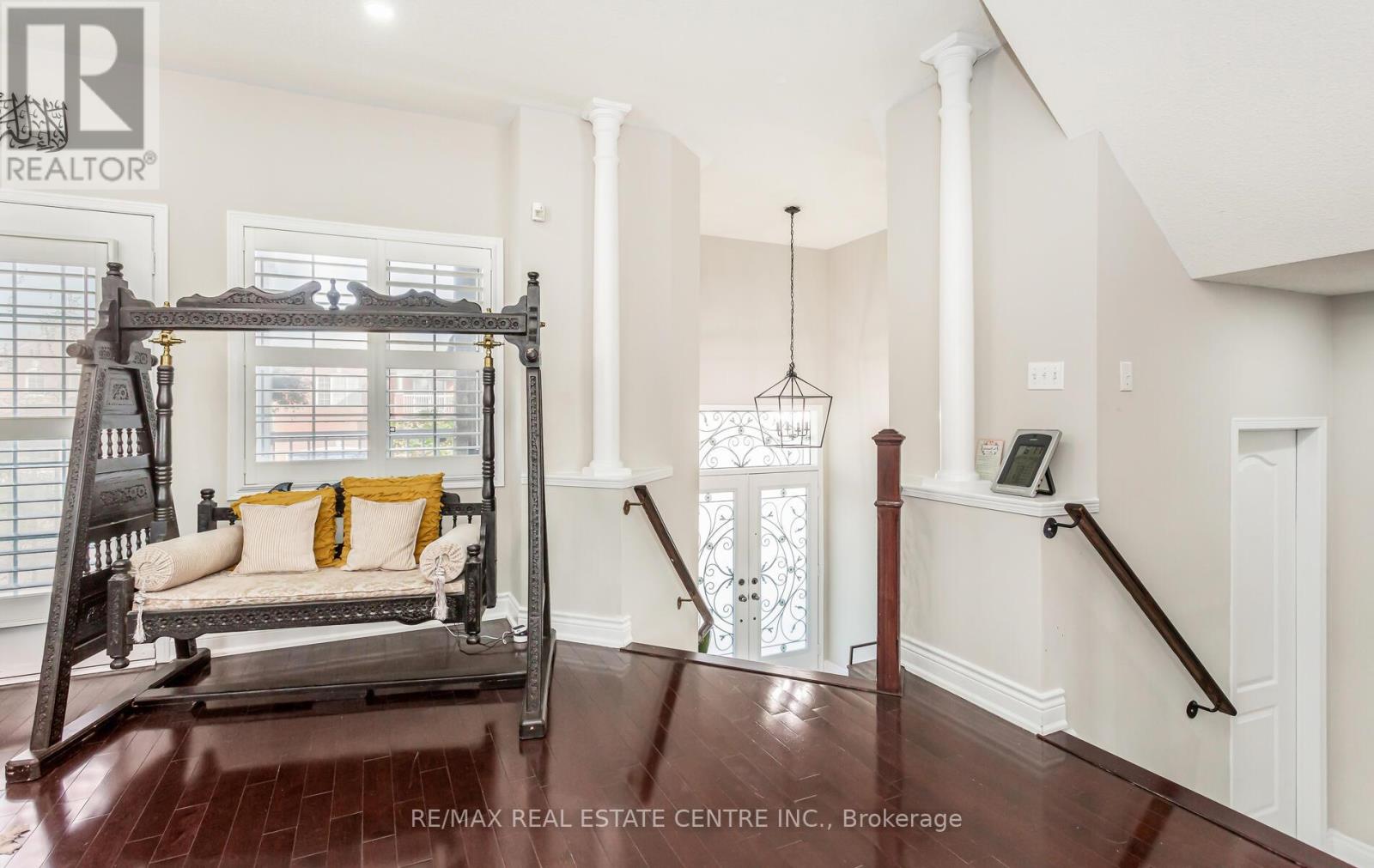 3949 Tacc Drive, Mississauga, Ontario  L5M 6L2 - Photo 5 - W12695320