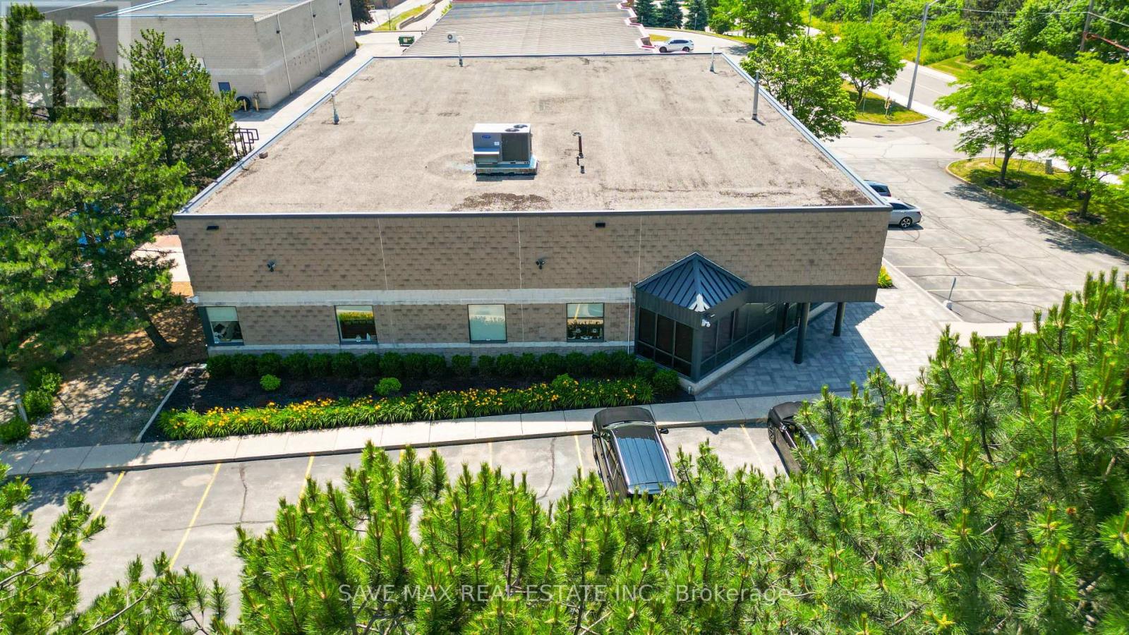 5044 South Service Road, Burlington, Ontario  L7L 5Y7 - Photo 3 - W12695328