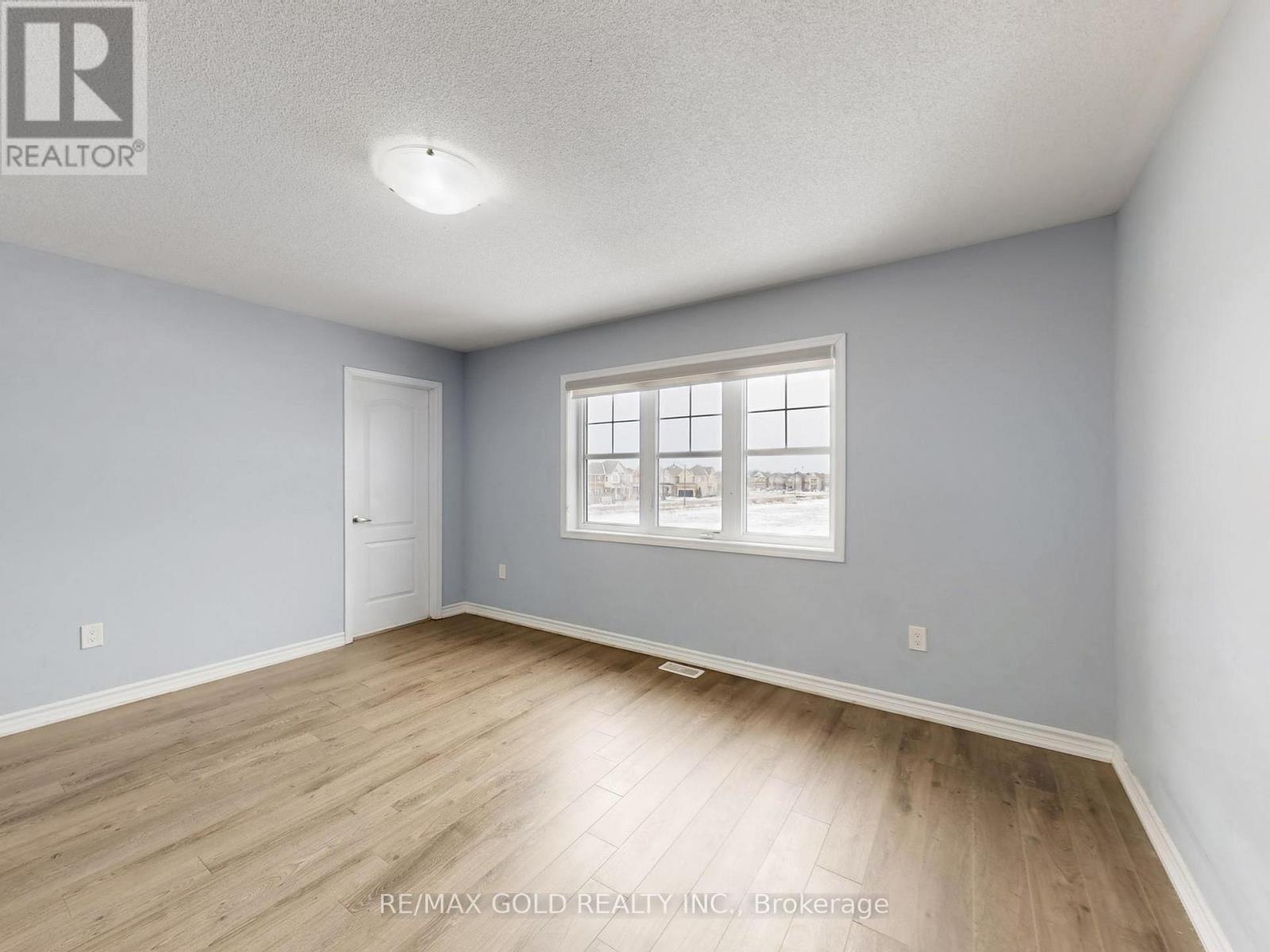 14 Donlamont Circle, Brampton, Ontario  L7C 3H1 - Photo 10 - W12695382