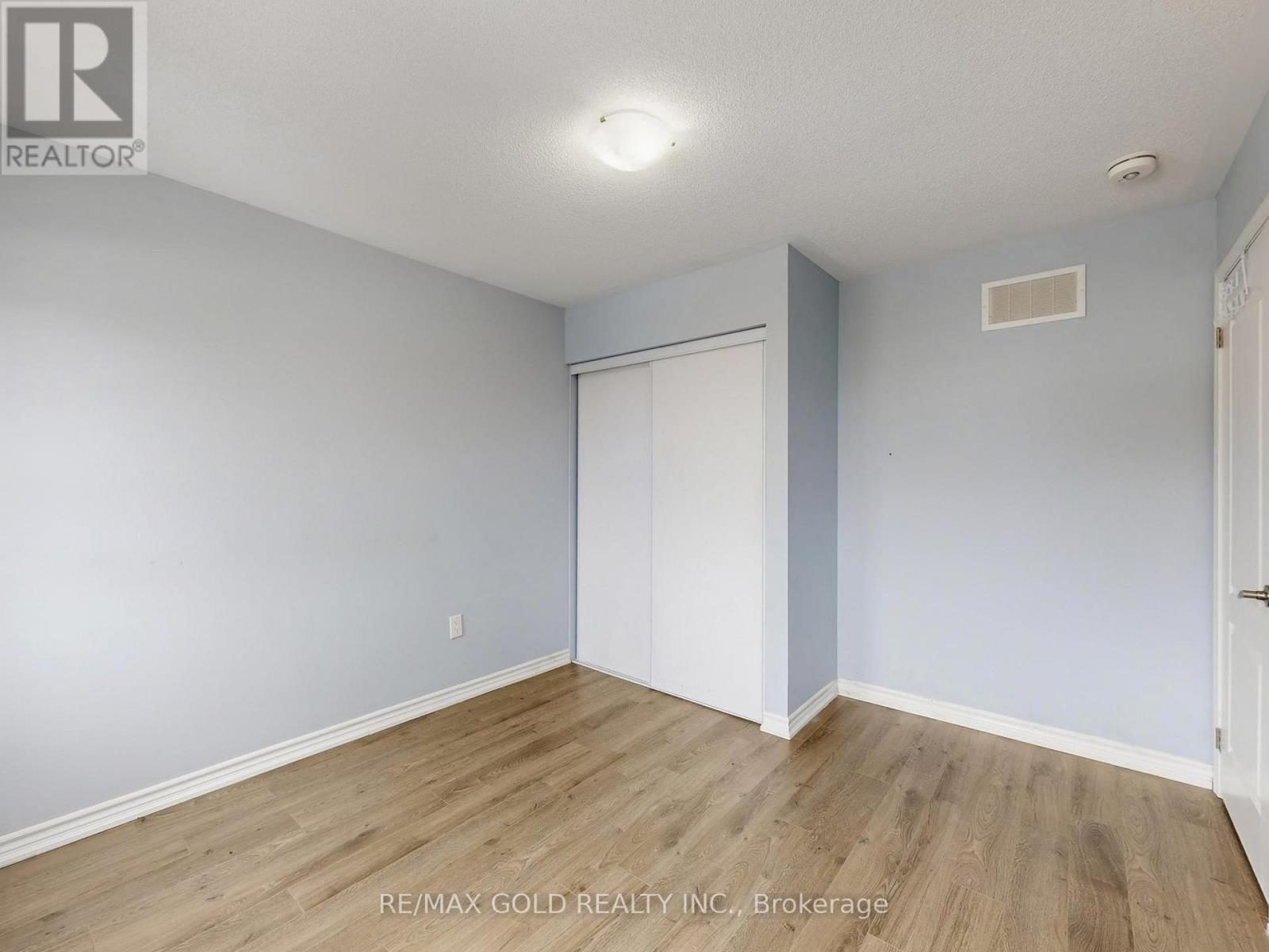 14 Donlamont Circle, Brampton, Ontario  L7C 3H1 - Photo 14 - W12695382