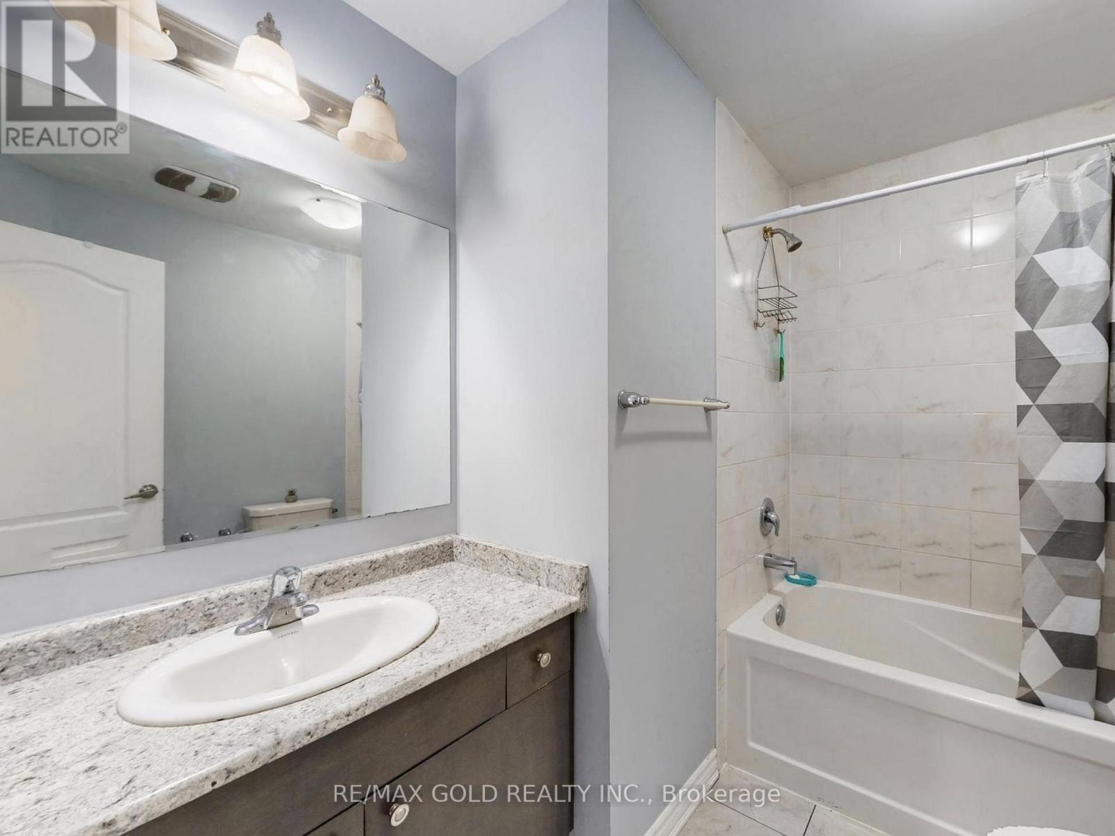 14 Donlamont Circle, Brampton, Ontario  L7C 3H1 - Photo 16 - W12695382