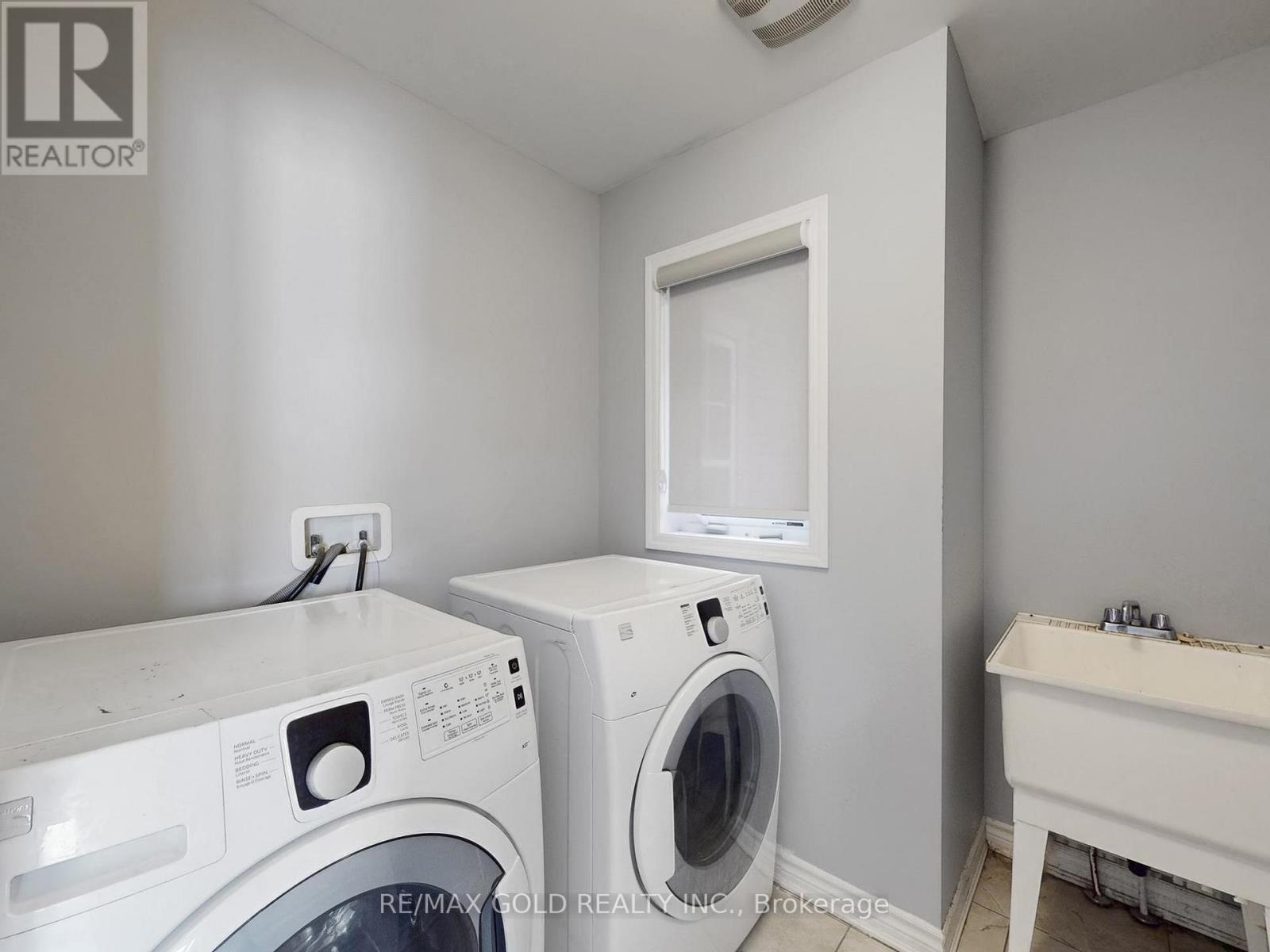 14 Donlamont Circle, Brampton, Ontario  L7C 3H1 - Photo 17 - W12695382