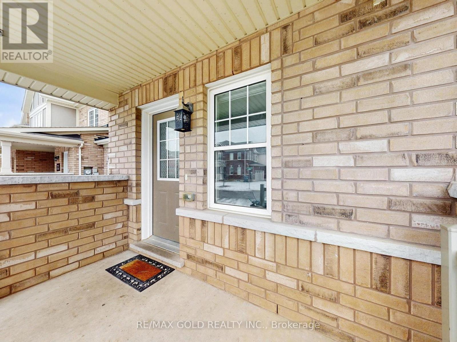 14 Donlamont Circle, Brampton, Ontario  L7C 3H1 - Photo 2 - W12695382