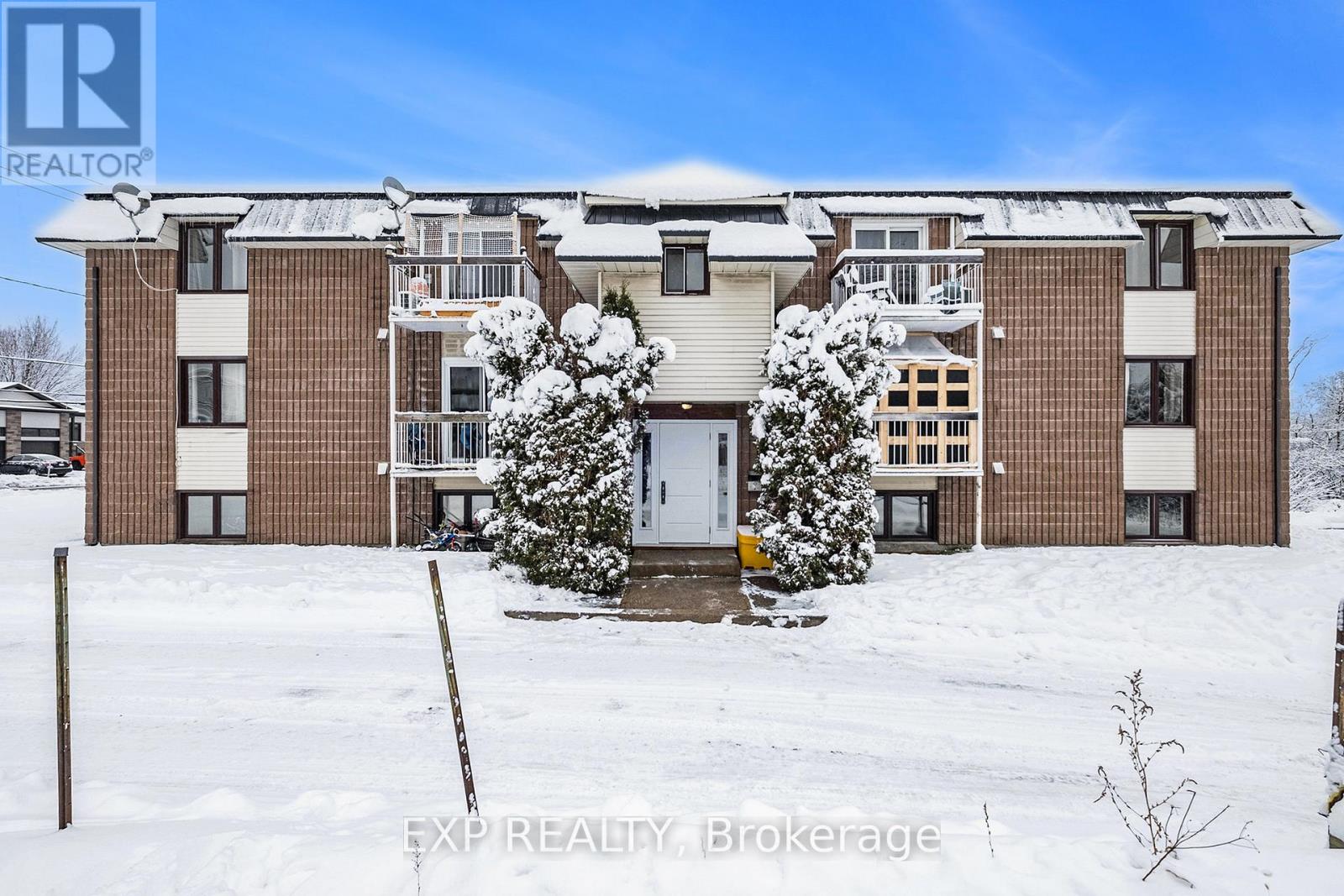 4 - 875 Laurier Street, Clarence-Rockland, Ontario  K4K 1E6 - Photo 1 - X12616382